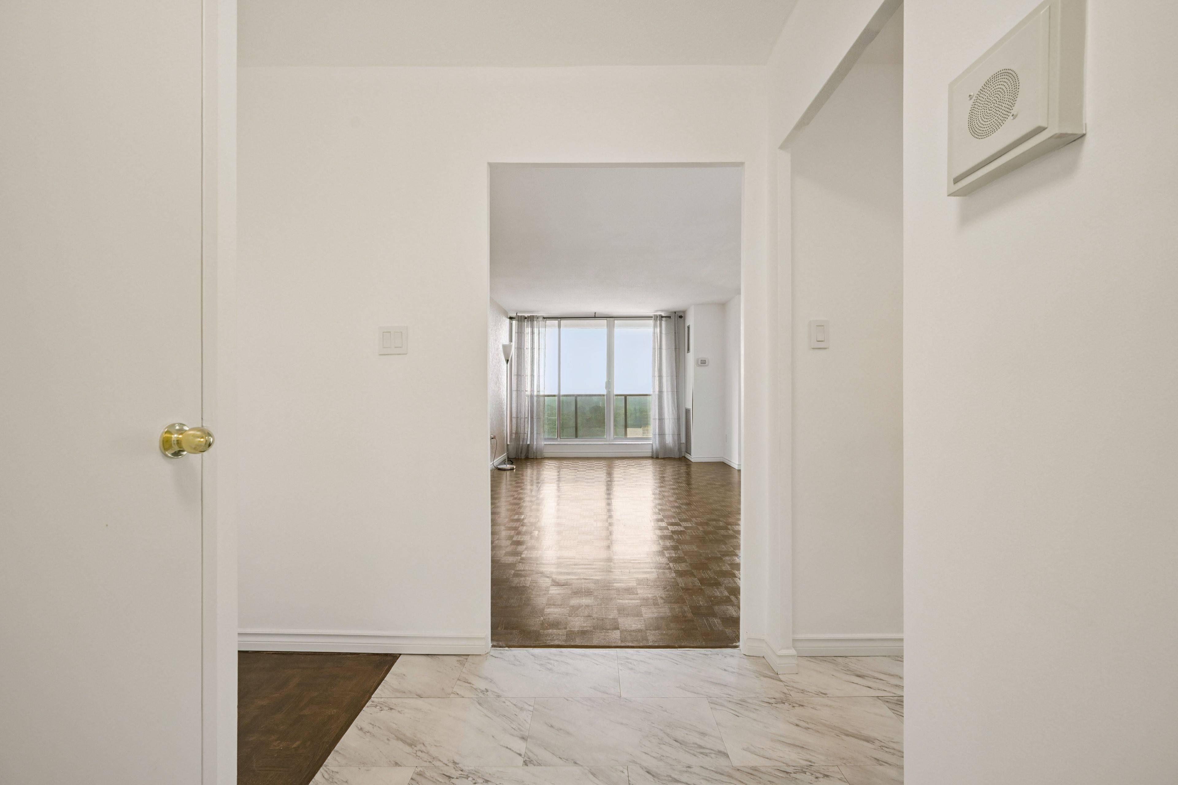 Toronto W04, ON M6M 5A2,85 Emmett AVE #2501