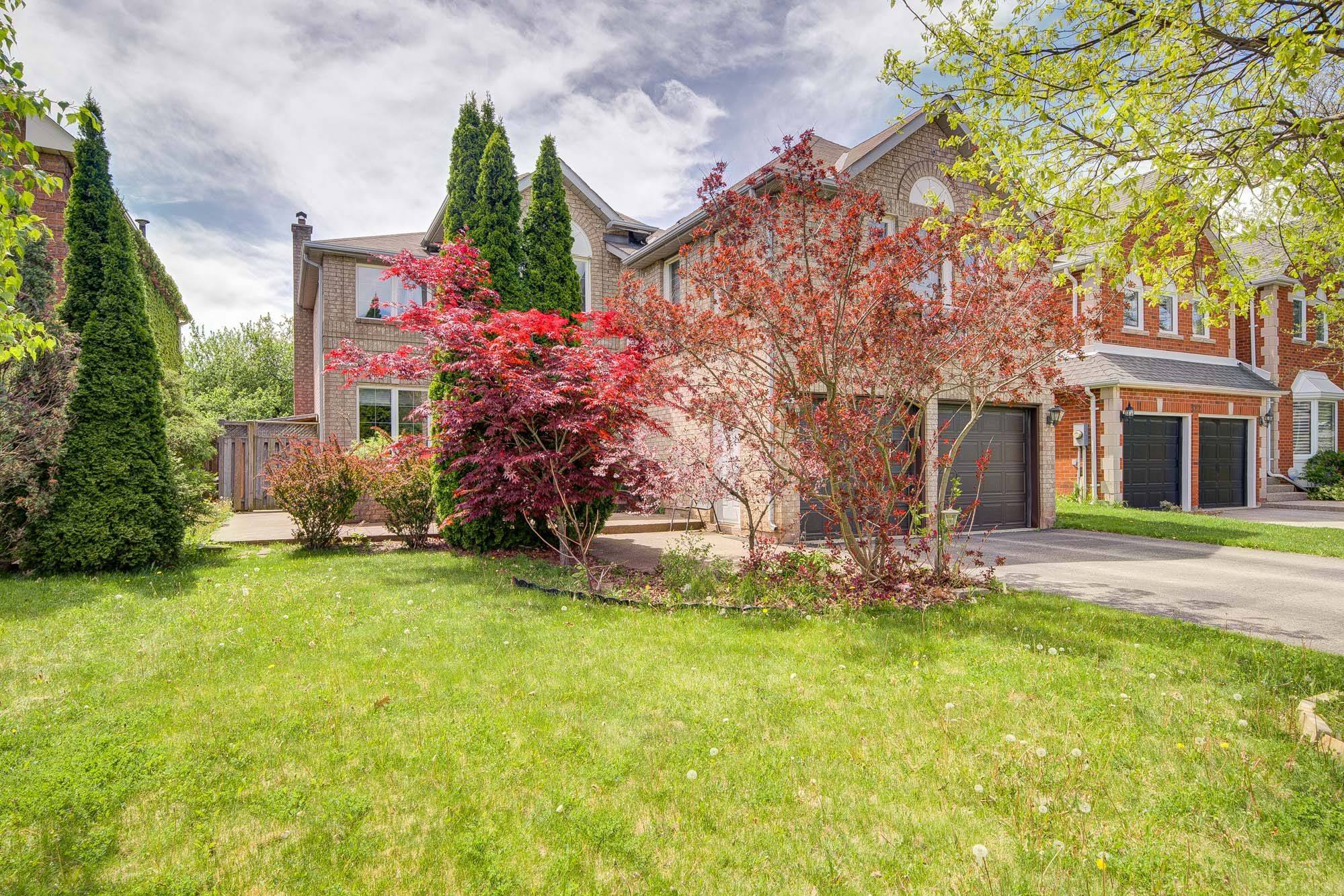 Oakville, ON L6M 1M7,318 Northwood DR