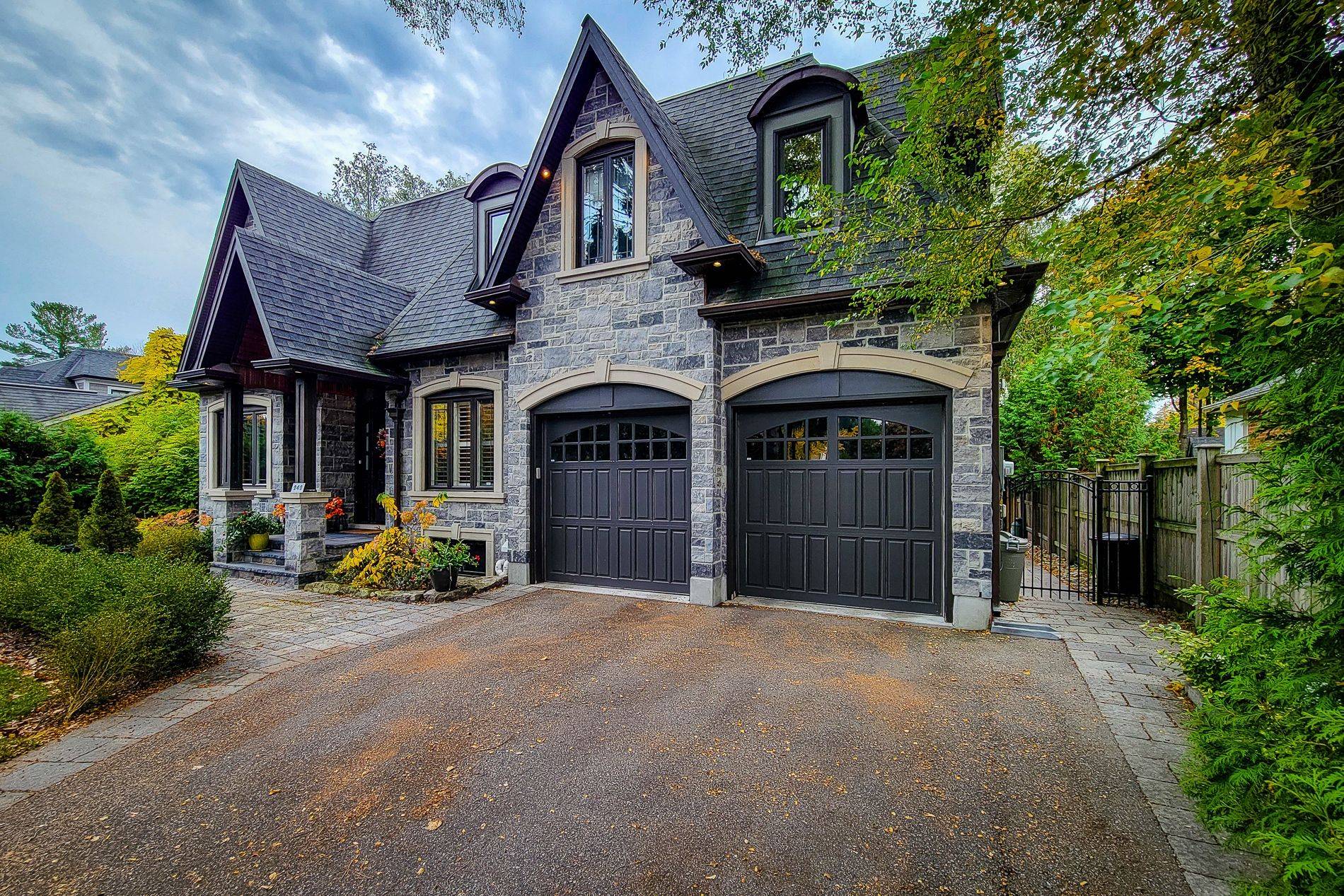 Oakville, ON L6K 2K5,242 Burton RD