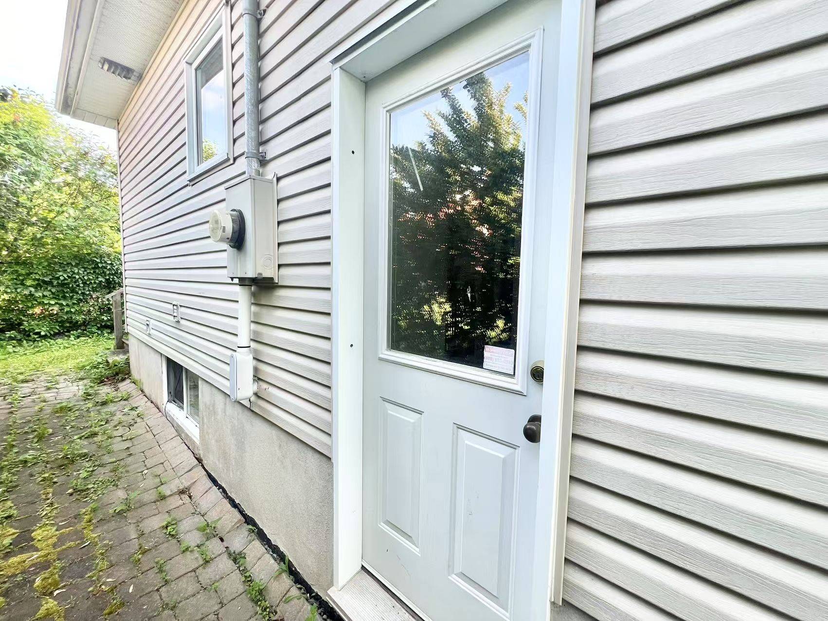 Mooneys Bay - Carleton Heights And Area, ON K2C 3K9,1066 Meadowlands DR #Basement