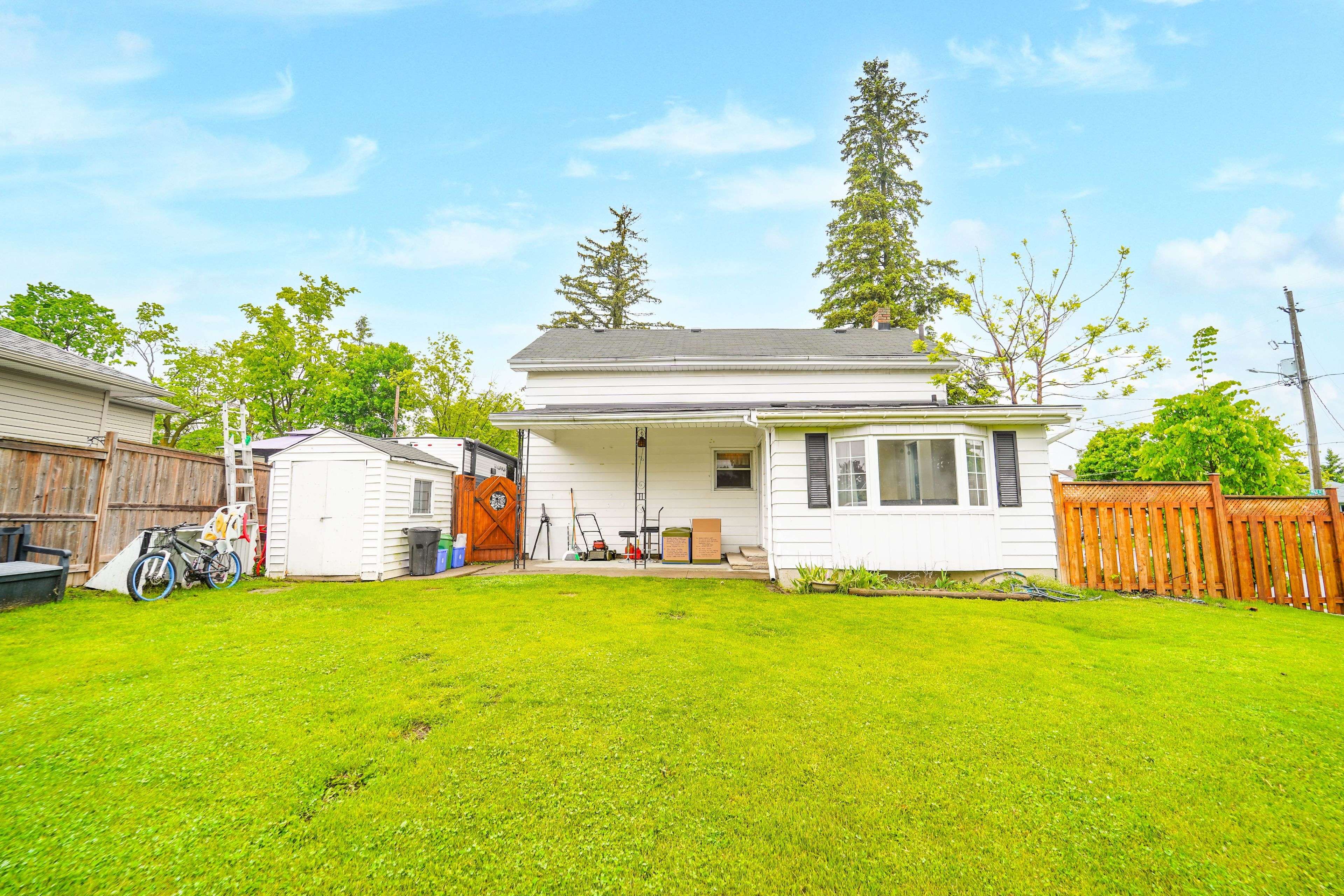 Kawartha Lakes, ON K9V 1W4,29 George ST E