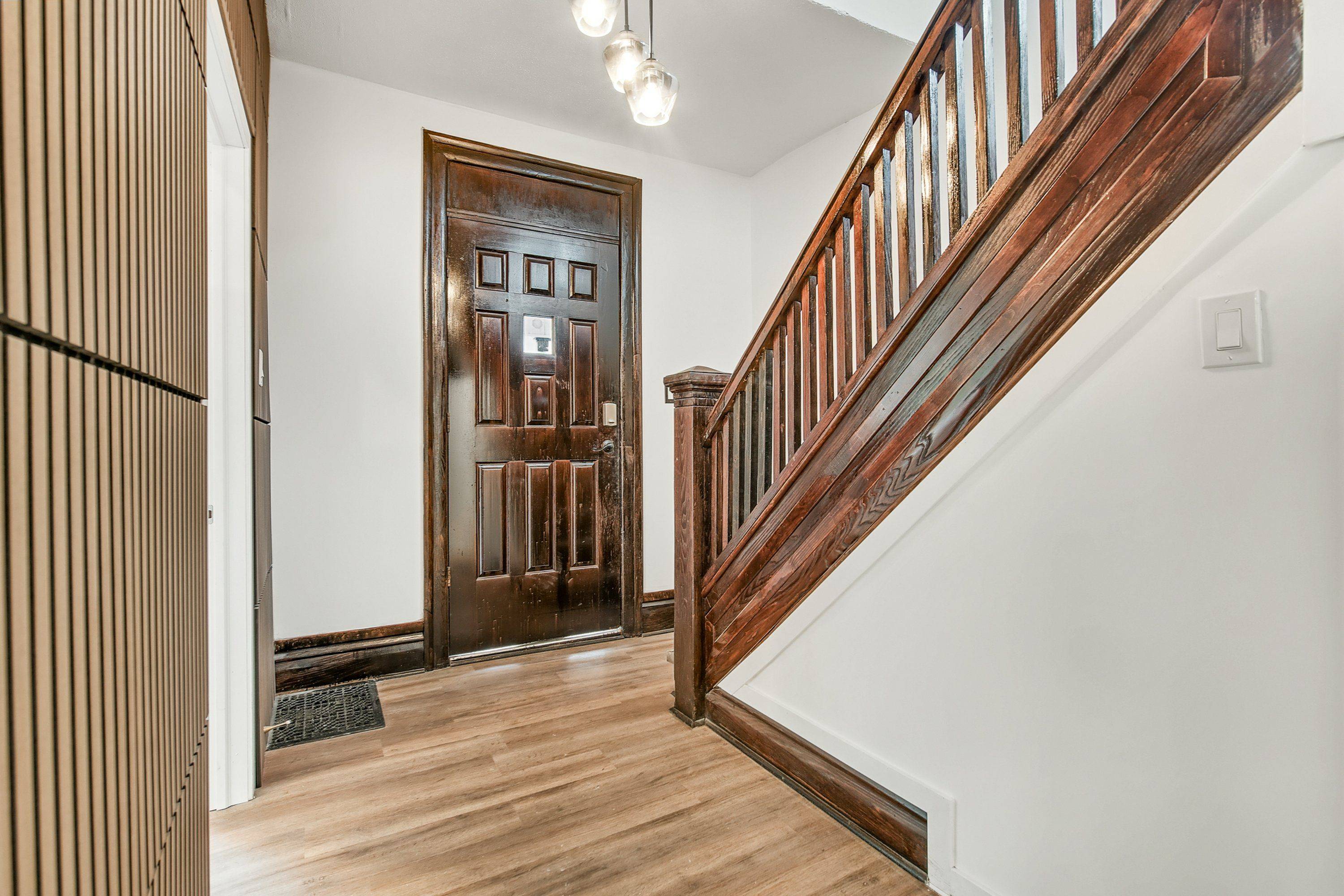 Niagara Falls, ON L2E 1M7,5093 STAMFORD ST