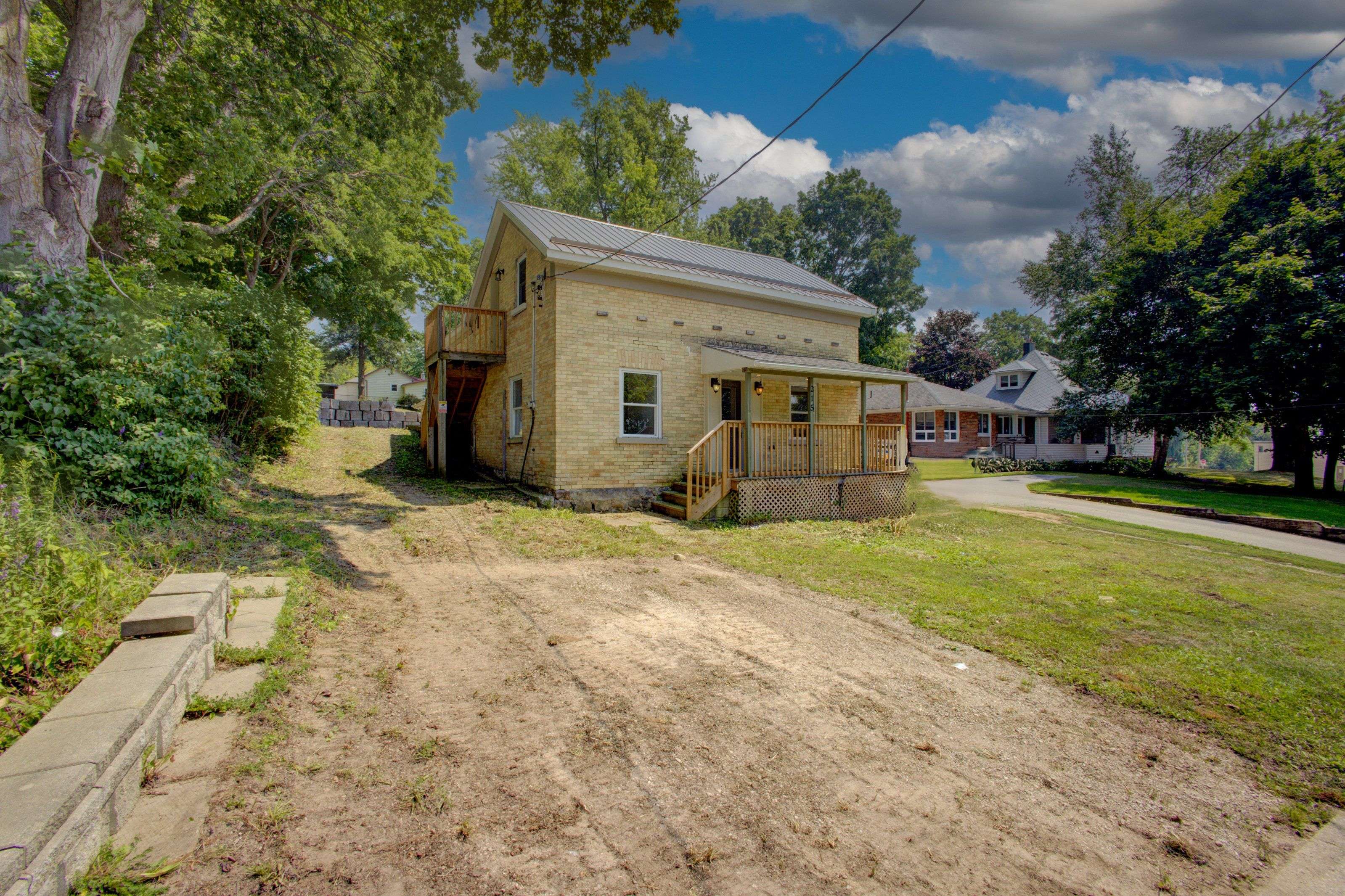 North Huron, ON N0G 2W0,215 Centre ST