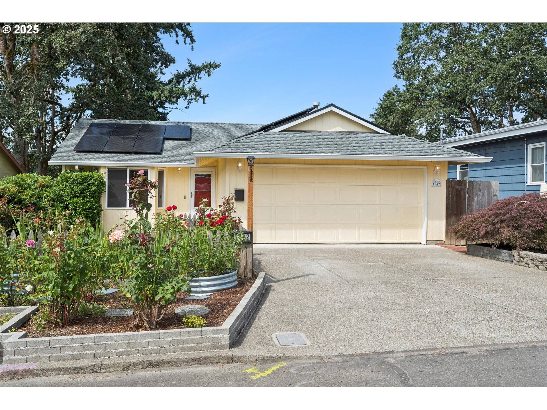 Gladstone, OR 97027,1042 COLUMBIA AVE
