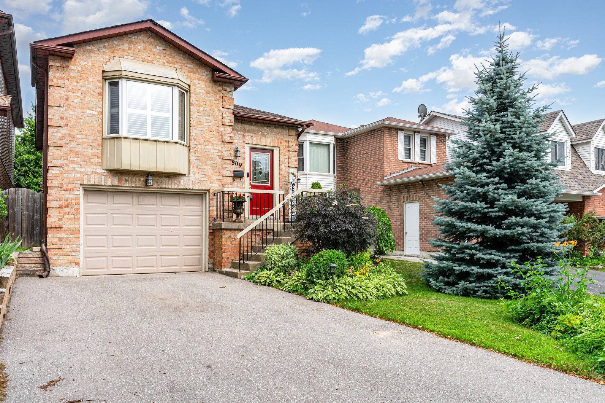 Oshawa, ON L1K 1V4,809 Bennett CRES