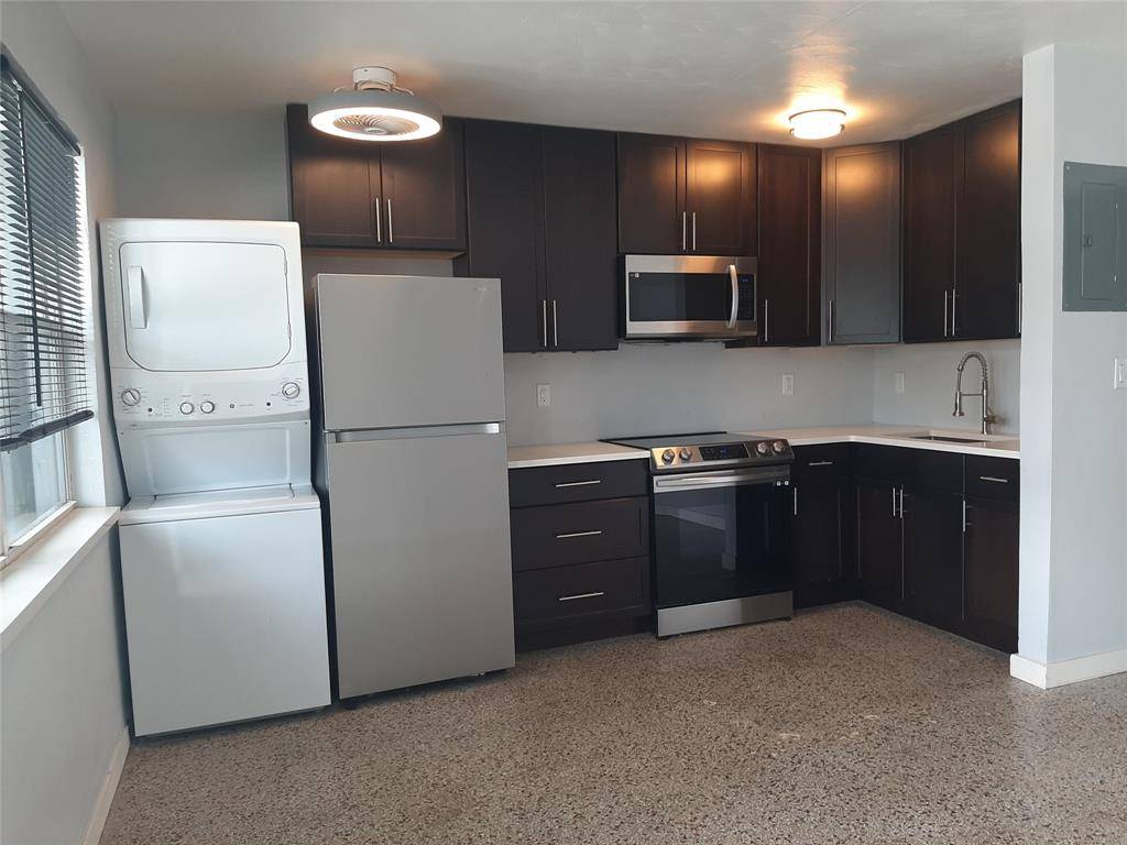 Fort Lauderdale, FL 33305,301 NE 23rd St #3
