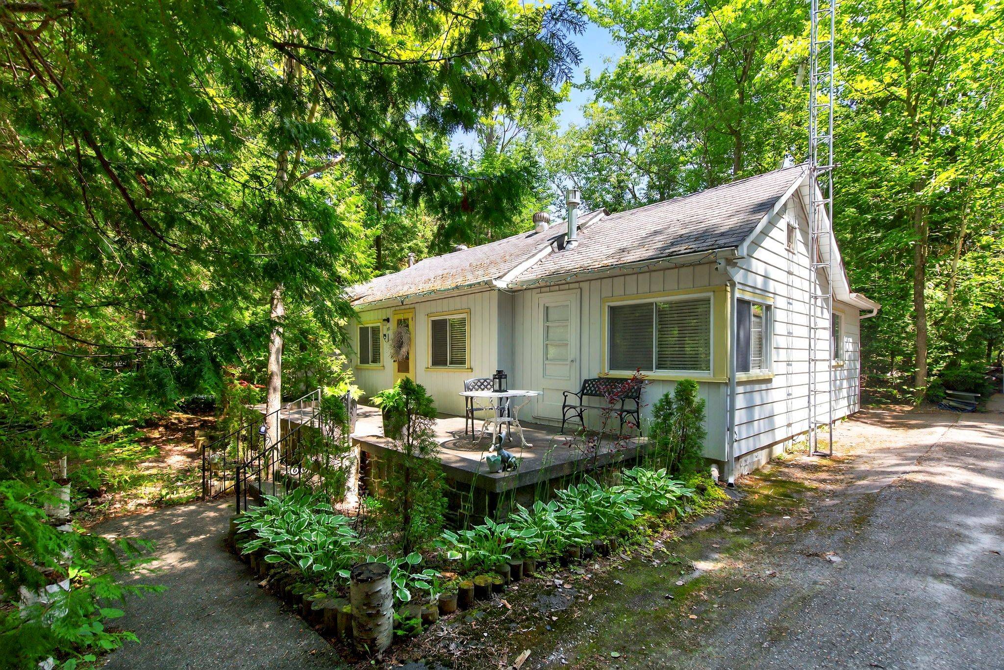 Tiny, ON L0L 2J0,19 Evans DR