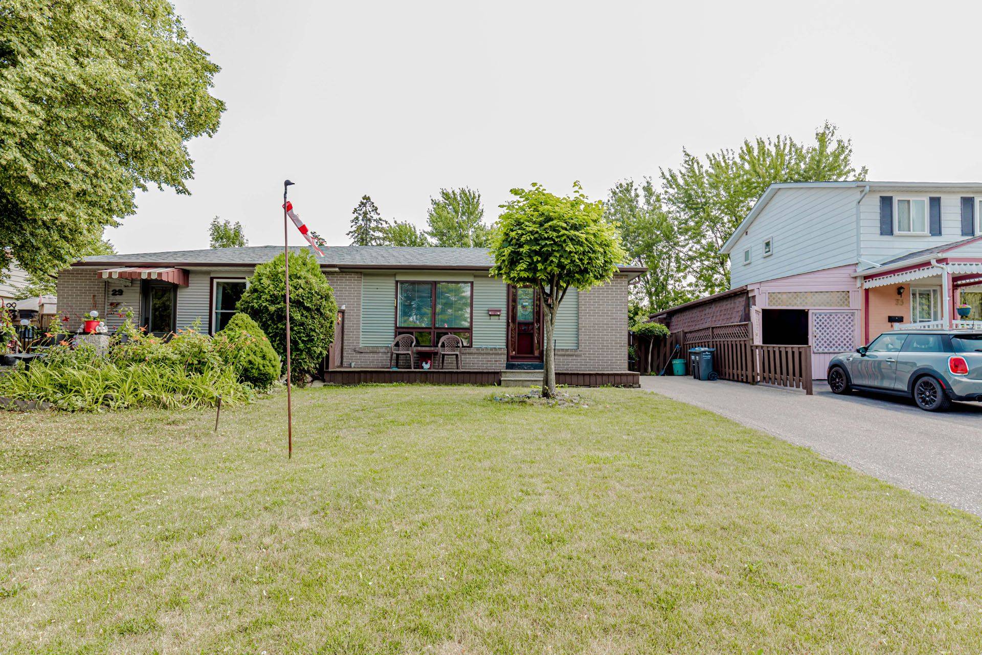 Brampton, ON L6T 3J5,31 Fallingdale CRES
