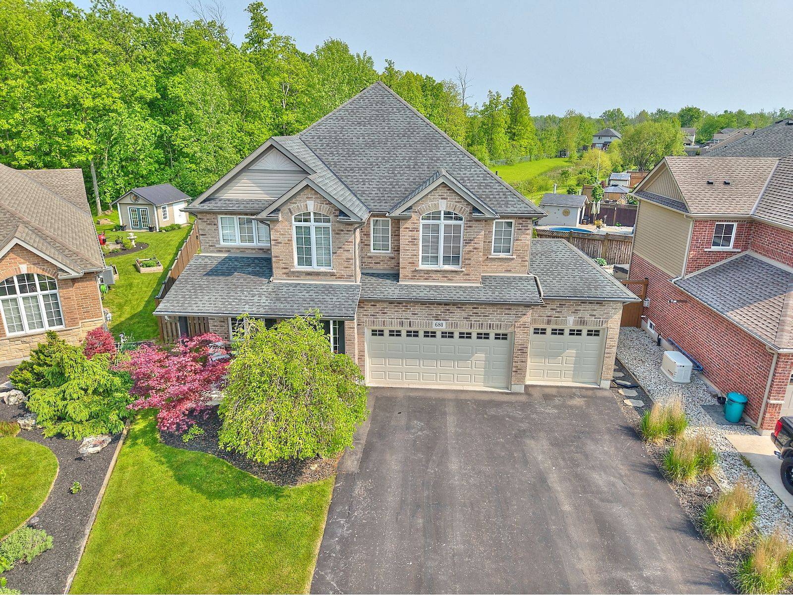Fort Erie, ON L2A 6W2,680 Brian ST