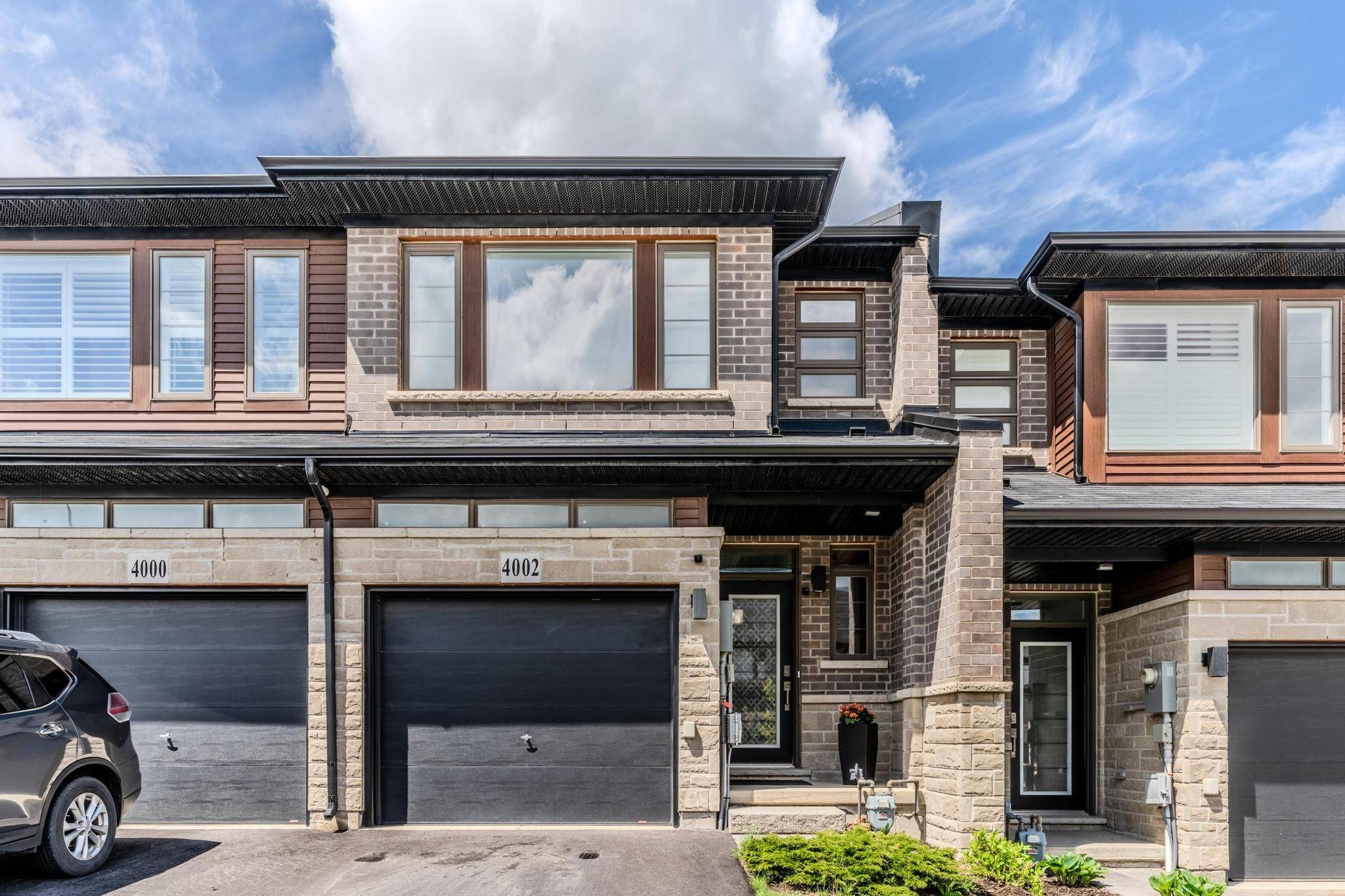 Lincoln, ON L0R 1B7,4002 Crown ST