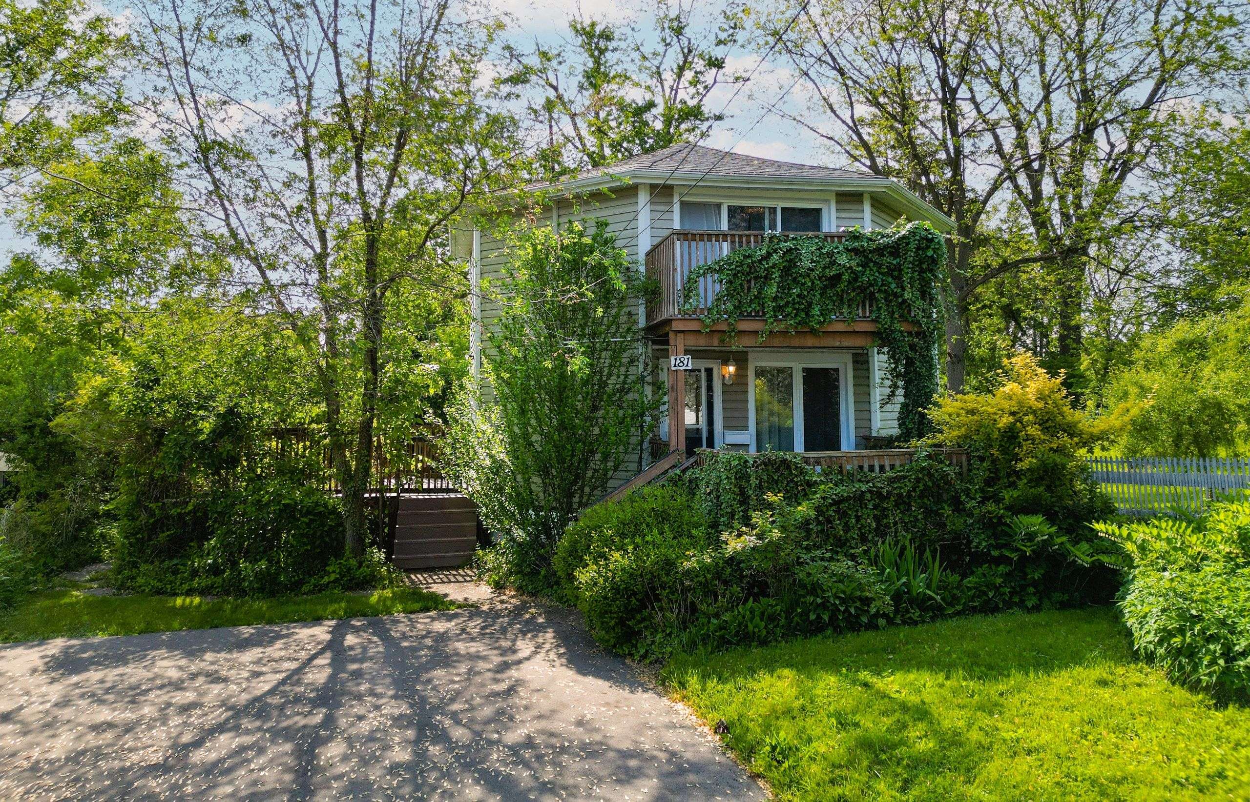 Fort Erie, ON L0S 1B0,181 Derby RD