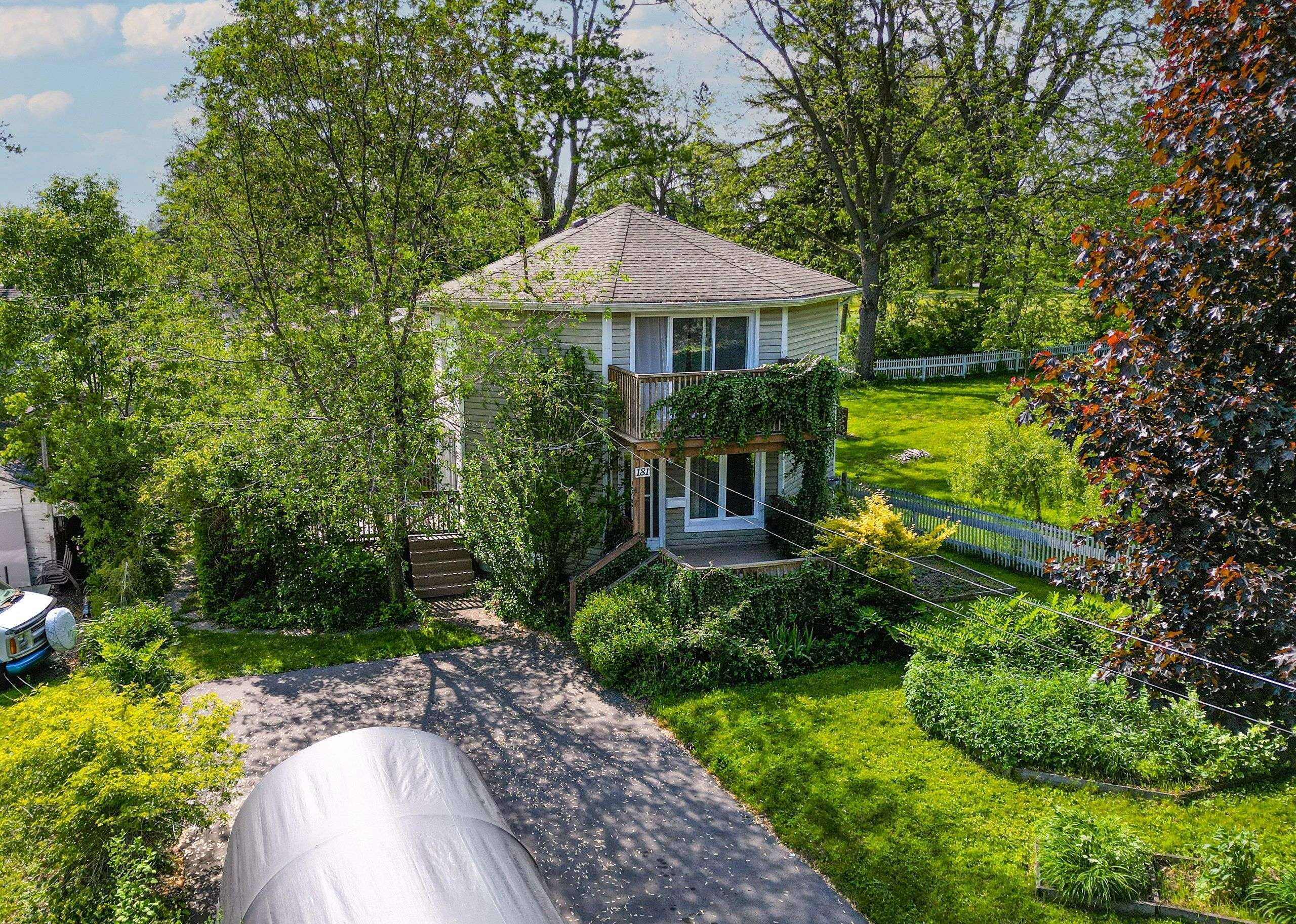Fort Erie, ON L0S 1B0,181 Derby RD