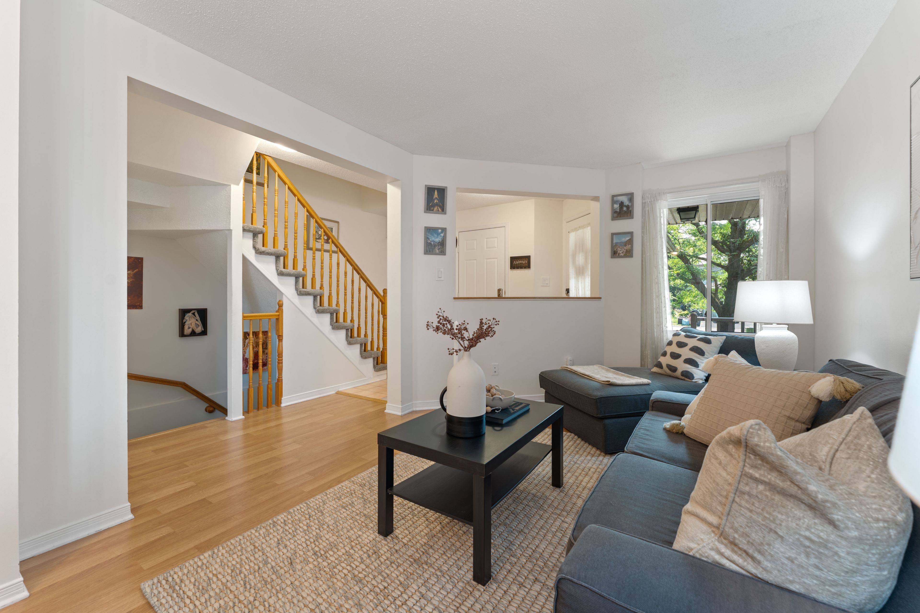 Kanata, ON K2L 4C8,11 Baton CT