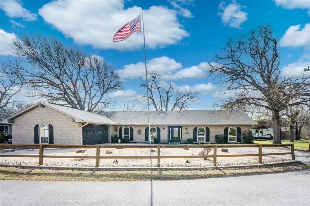 Kemp, TX 75143,18341 Shore Drive