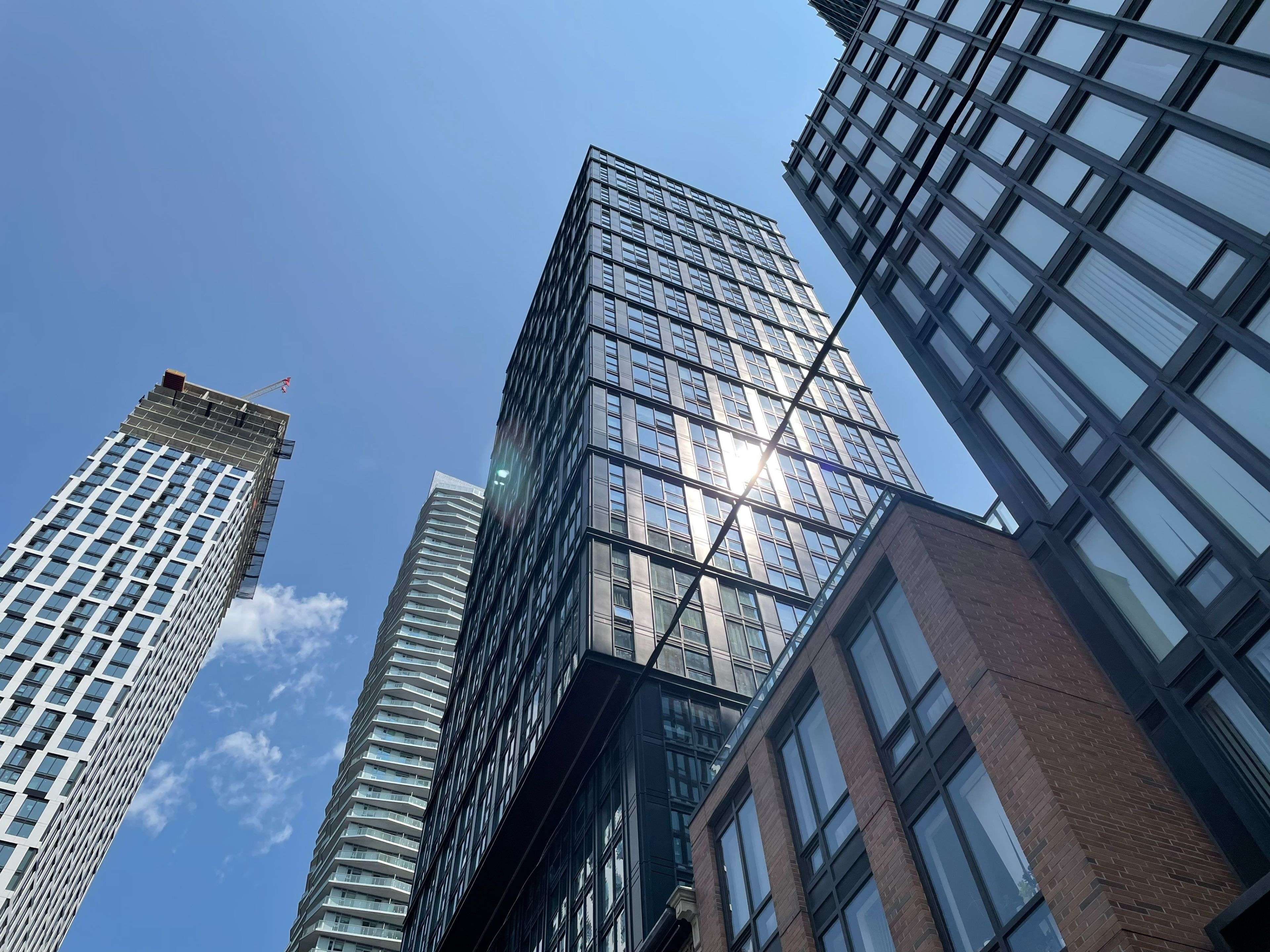 Toronto C08, ON M5B 0C5,82 DALHOUSIE ST #3805