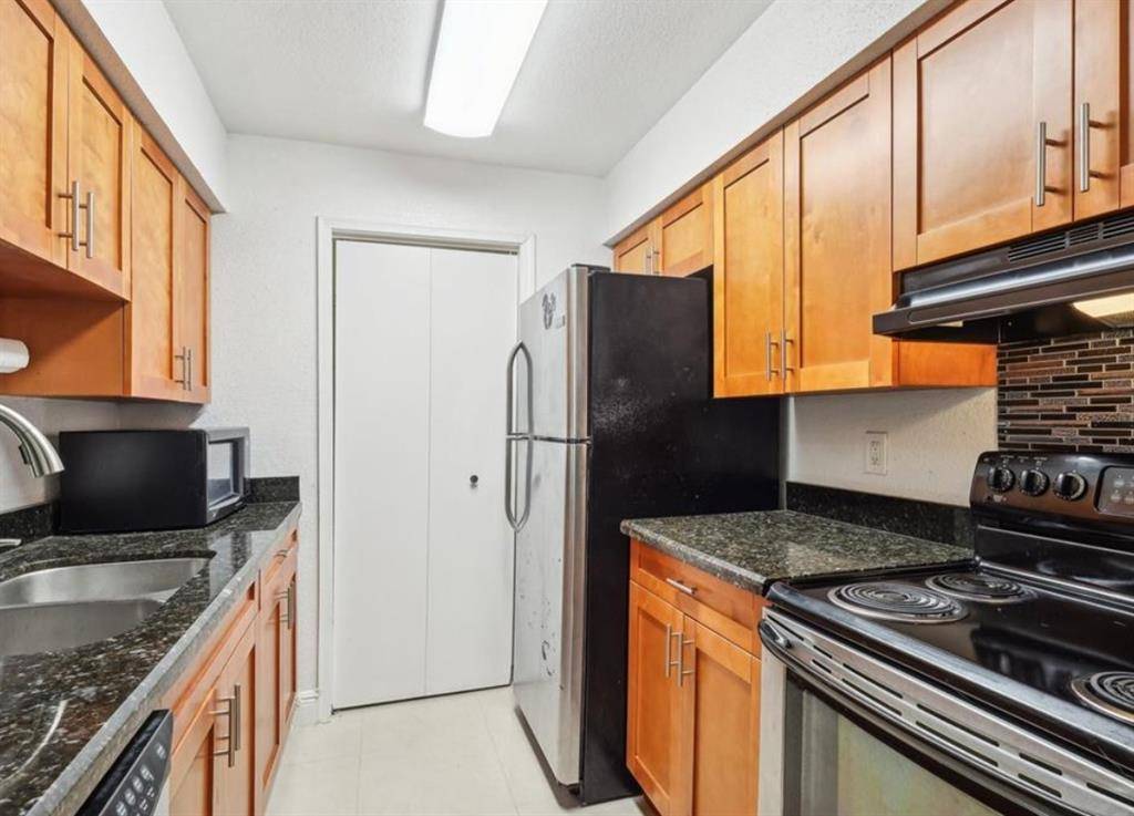 Coral Springs, FL 33071,733 Riverside Dr #1217