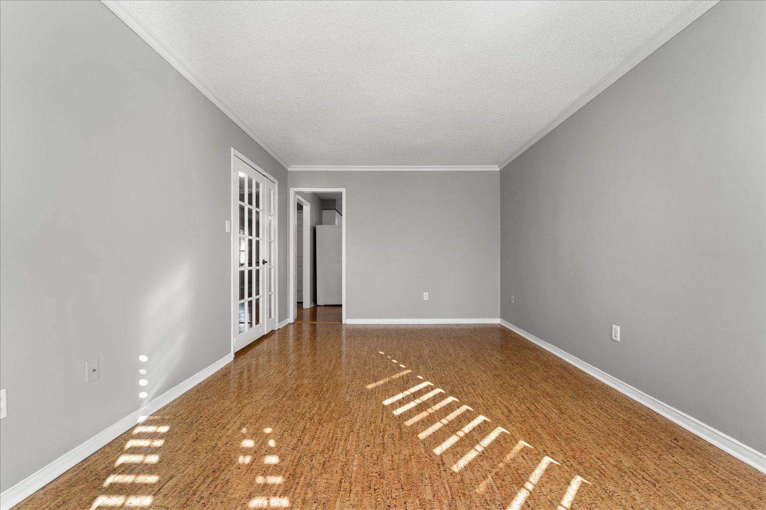Barrie, ON L4N 8W5,19 Widgeon ST #Main
