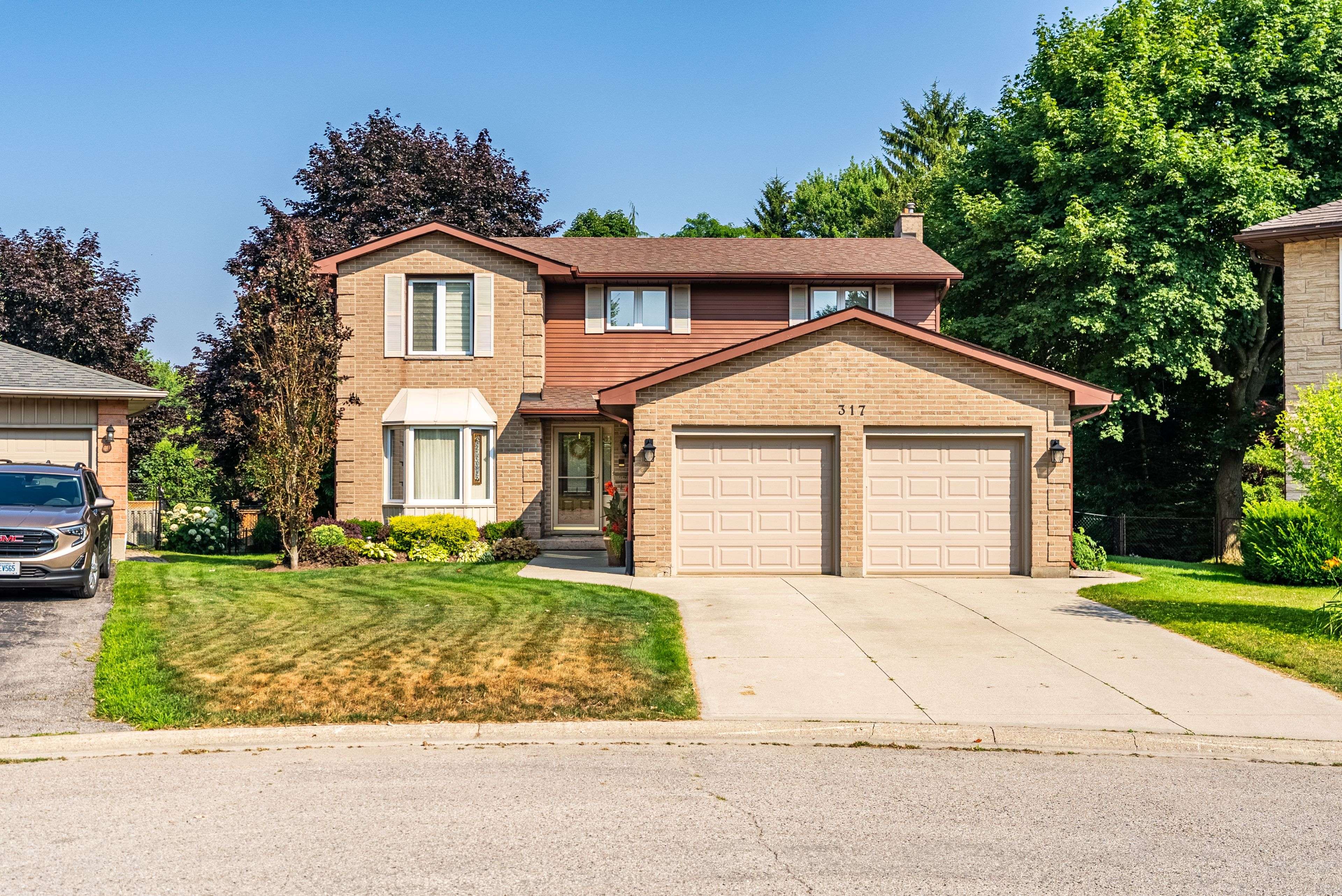 London North, ON N6G 3Z3,317 Astoria CT