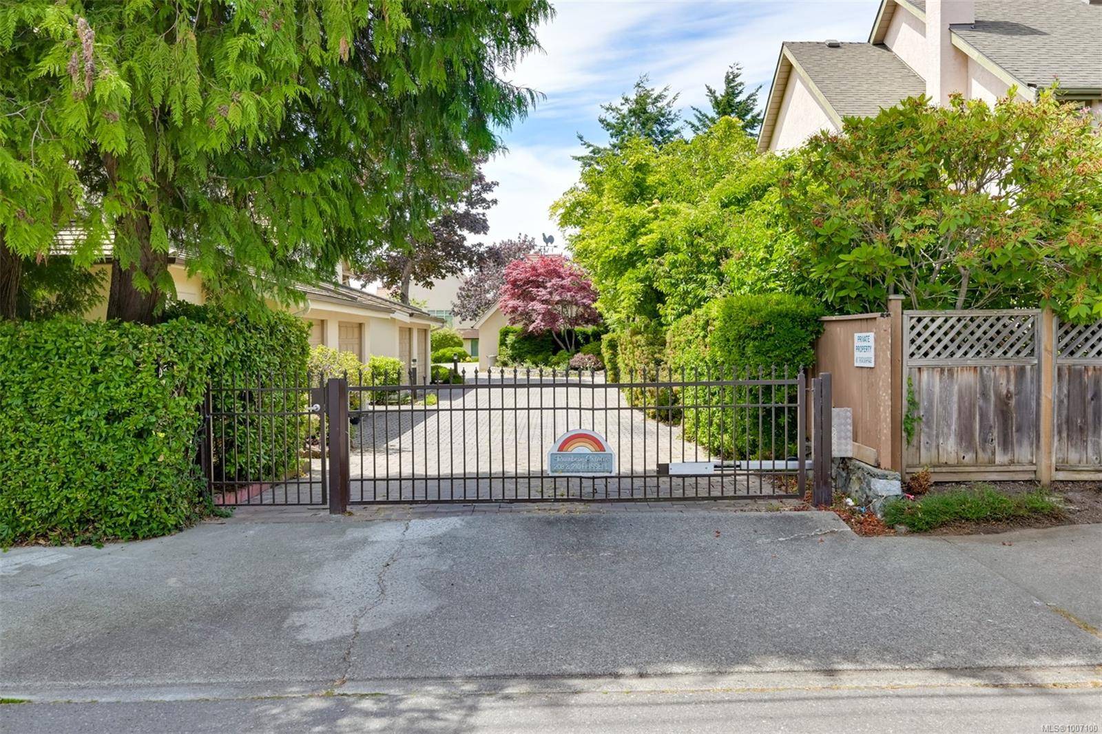 Victoria, BC V9A 3X2,210 Russell St #140