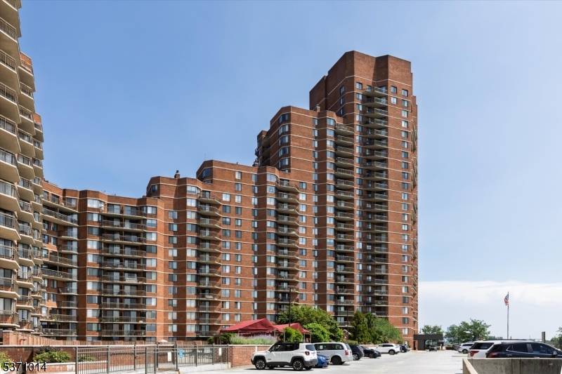 Secaucus Town, NJ 07094,401 Harmon Cove Tower
