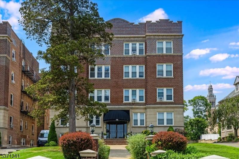 Montclair Twp., NJ 07042,16 Forest St #405