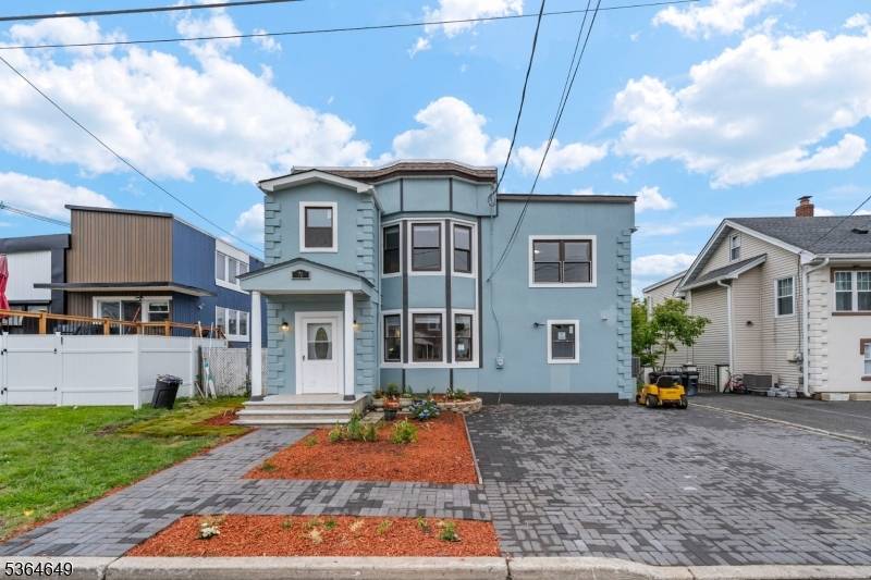 Moonachie Boro, NJ 07074,70 Bruno St #1