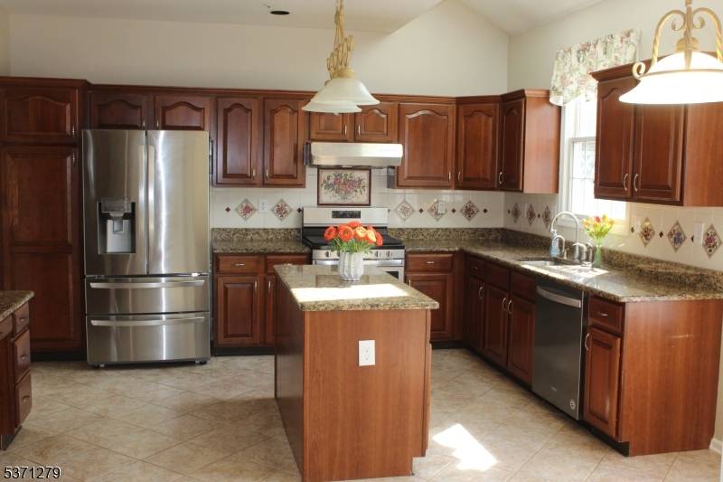 Franklin Twp., NJ 08823,13 Garretson Dr
