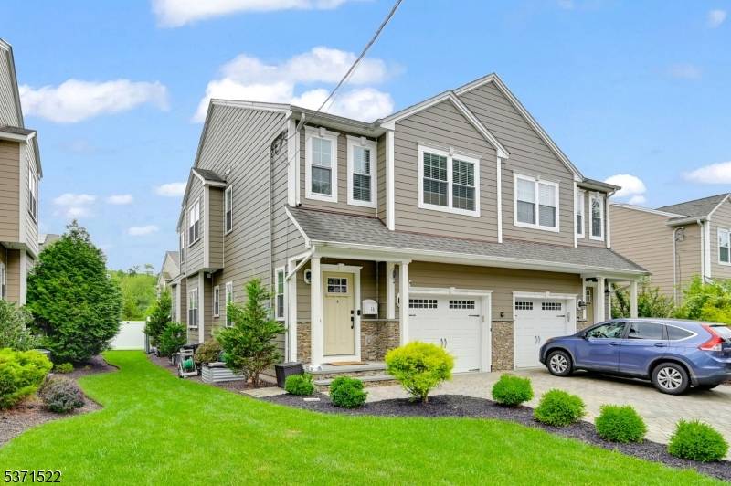Livingston Twp., NJ 07039,16 Mccall Ave