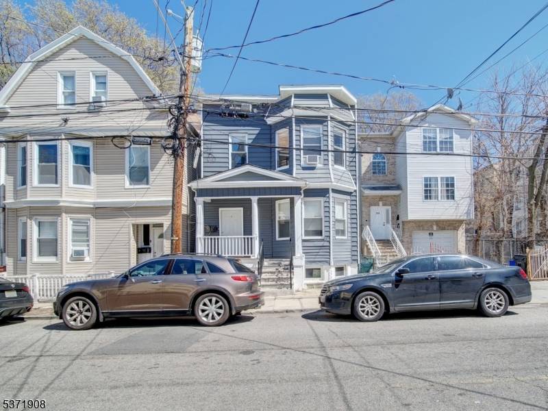 Newark City, NJ 07103,786 S 17Th St