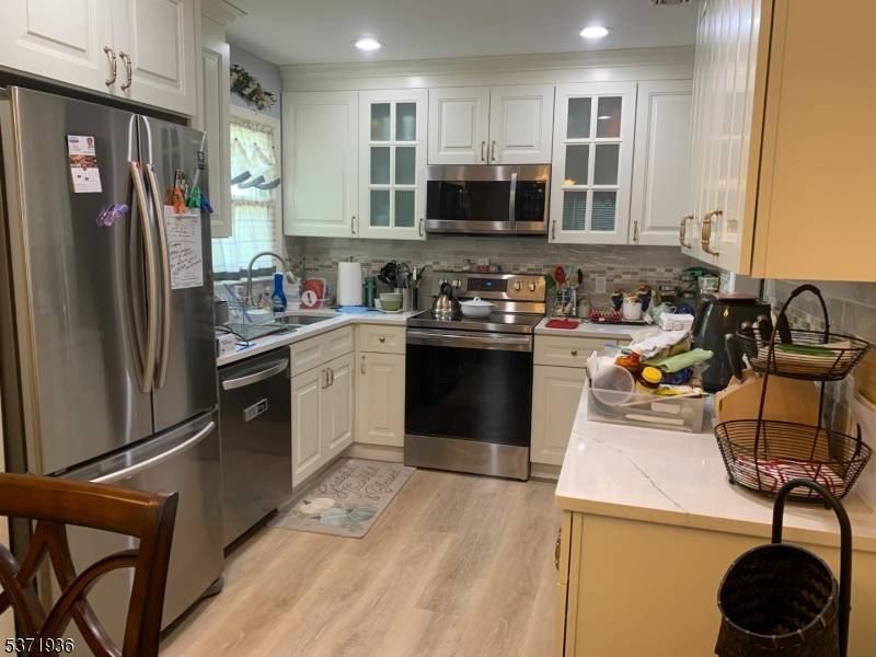 Monroe Twp., NJ 08831,378C Old Nassau Rd #C
