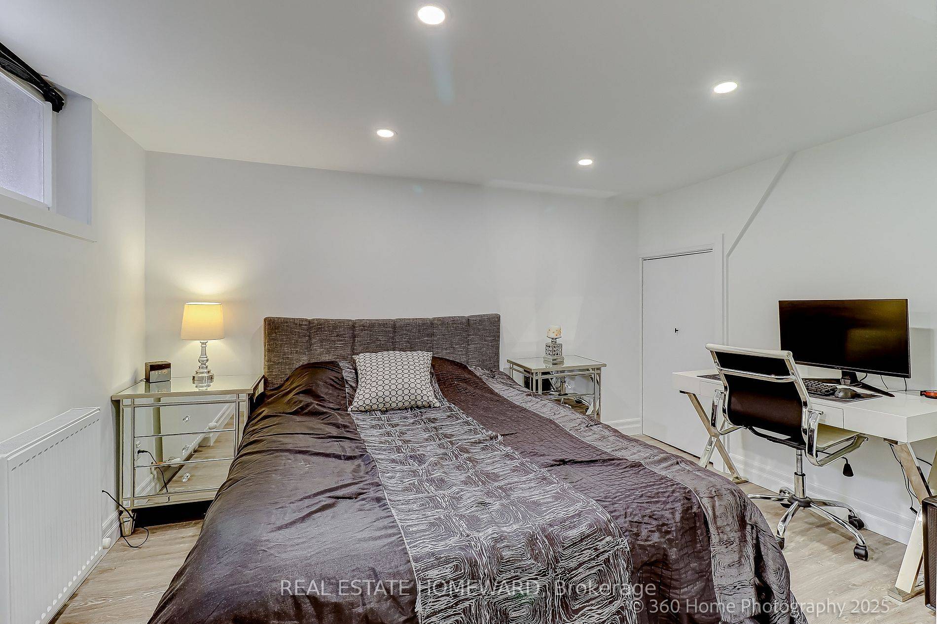 Toronto E06, ON M1N 3P8,21 Phillip AVE #Lower