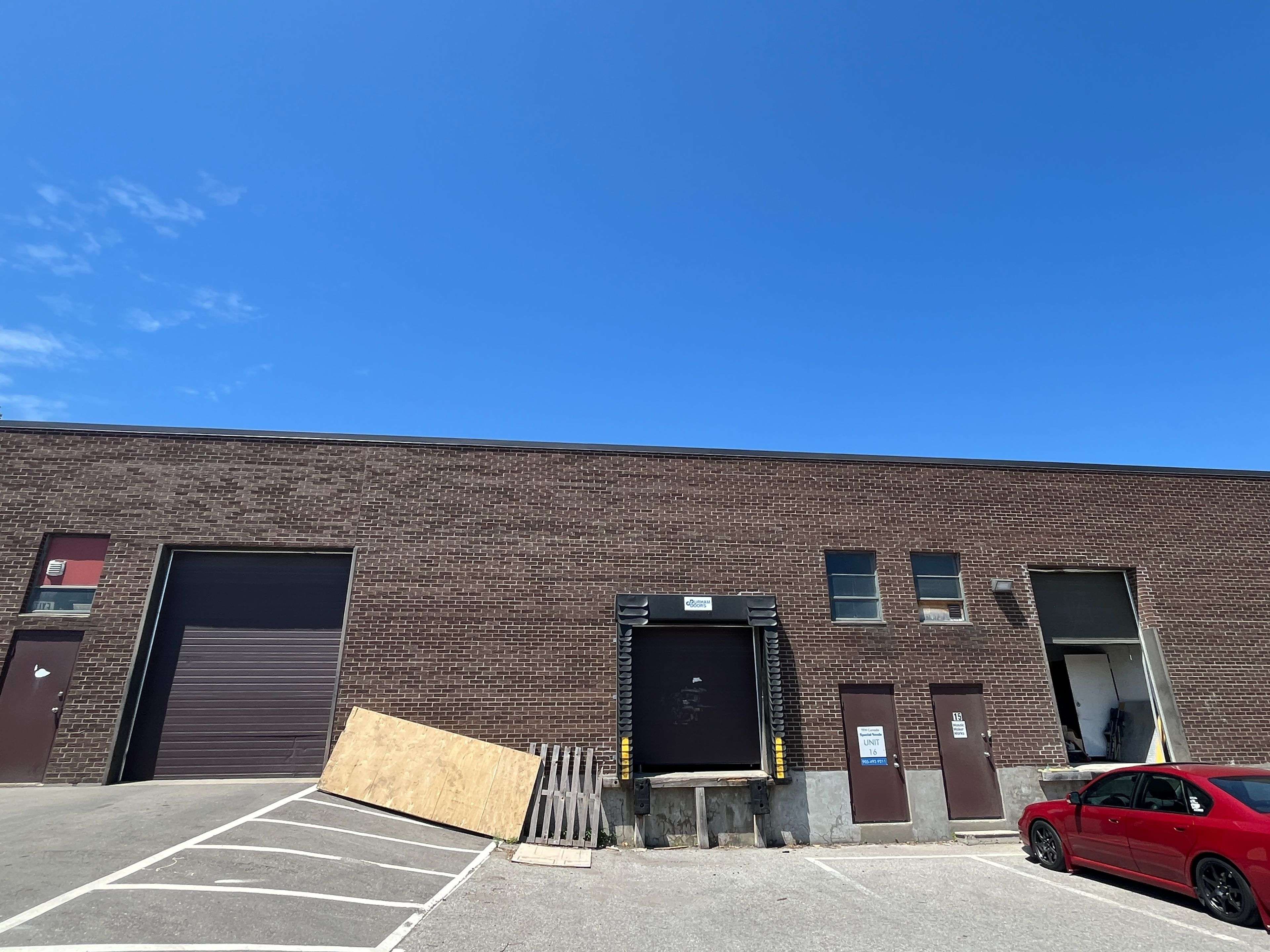 Pickering, ON L1W 3L7,1750 Plummer ST #16