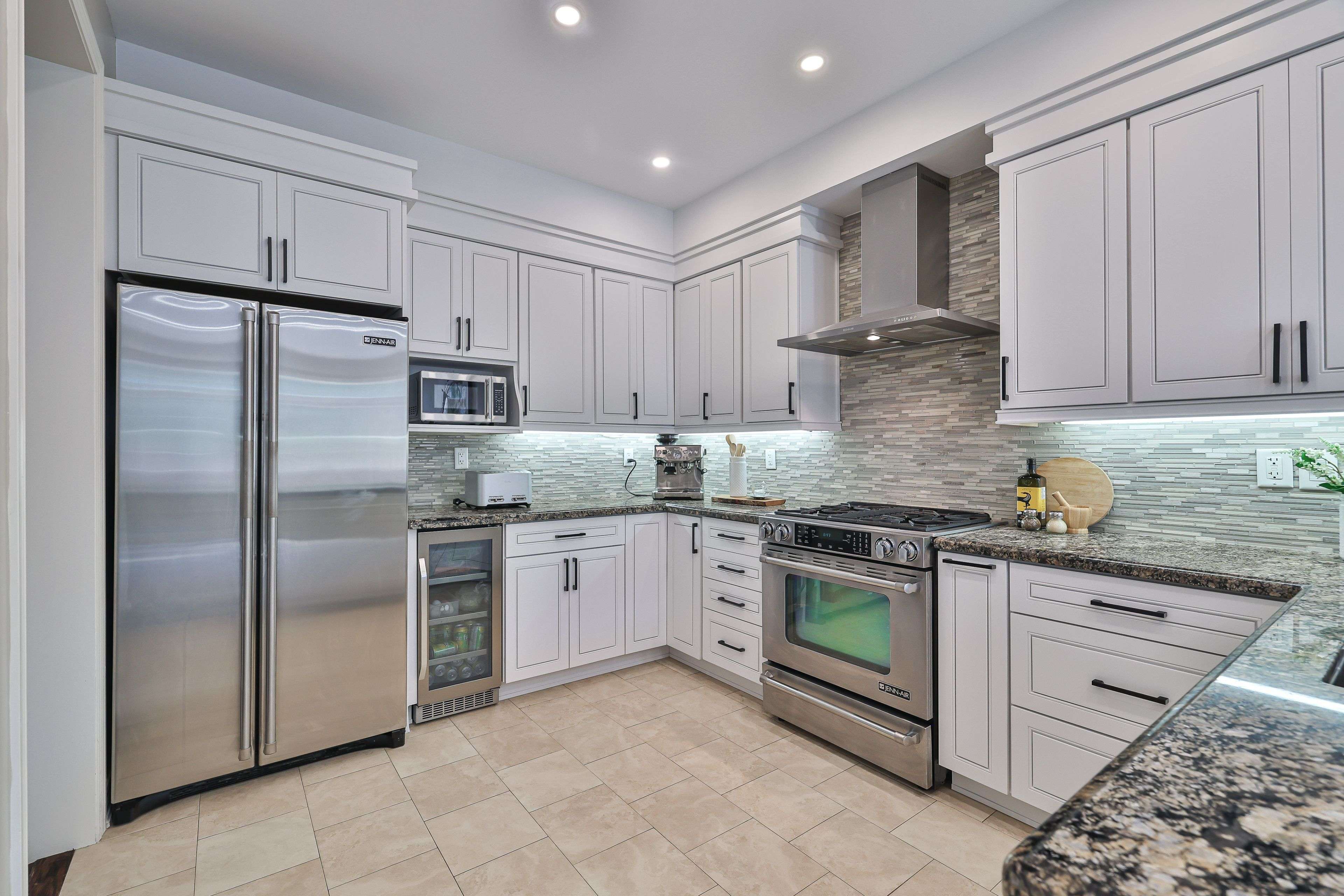 Vaughan, ON L6A 0Y6,42 Southvale DR
