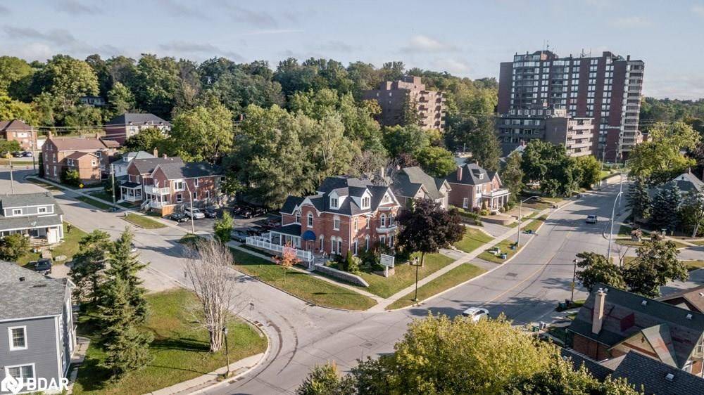 Barrie, ON L4M 3P5,1 Berczy ST