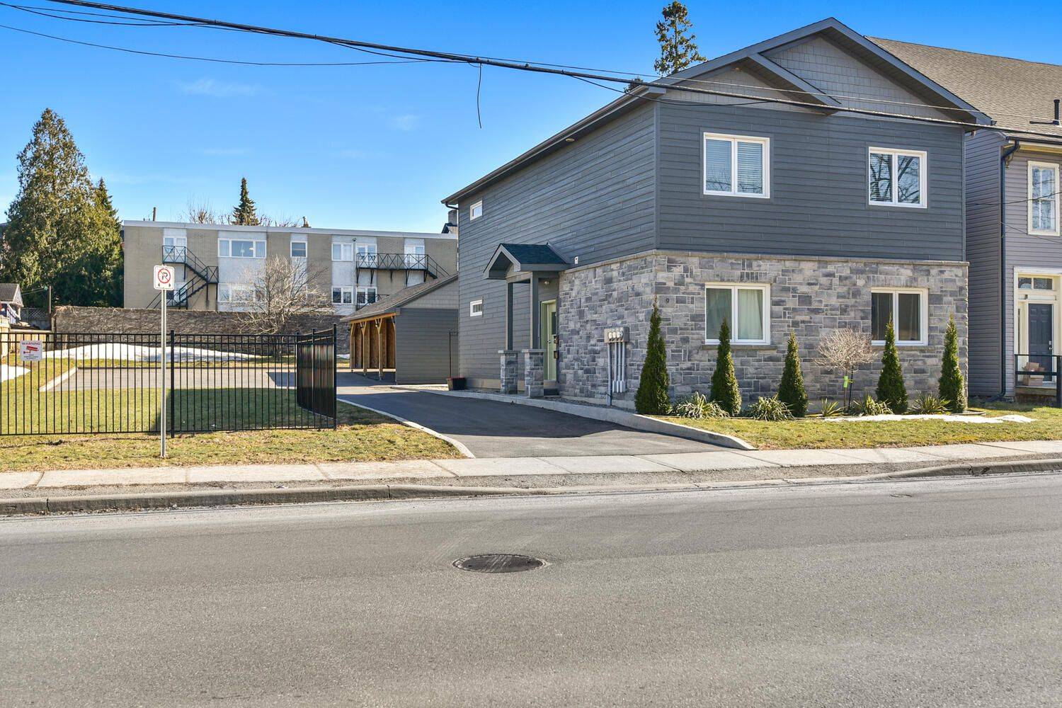 Brockville, ON K6V 1P1,9 Pearl ST E