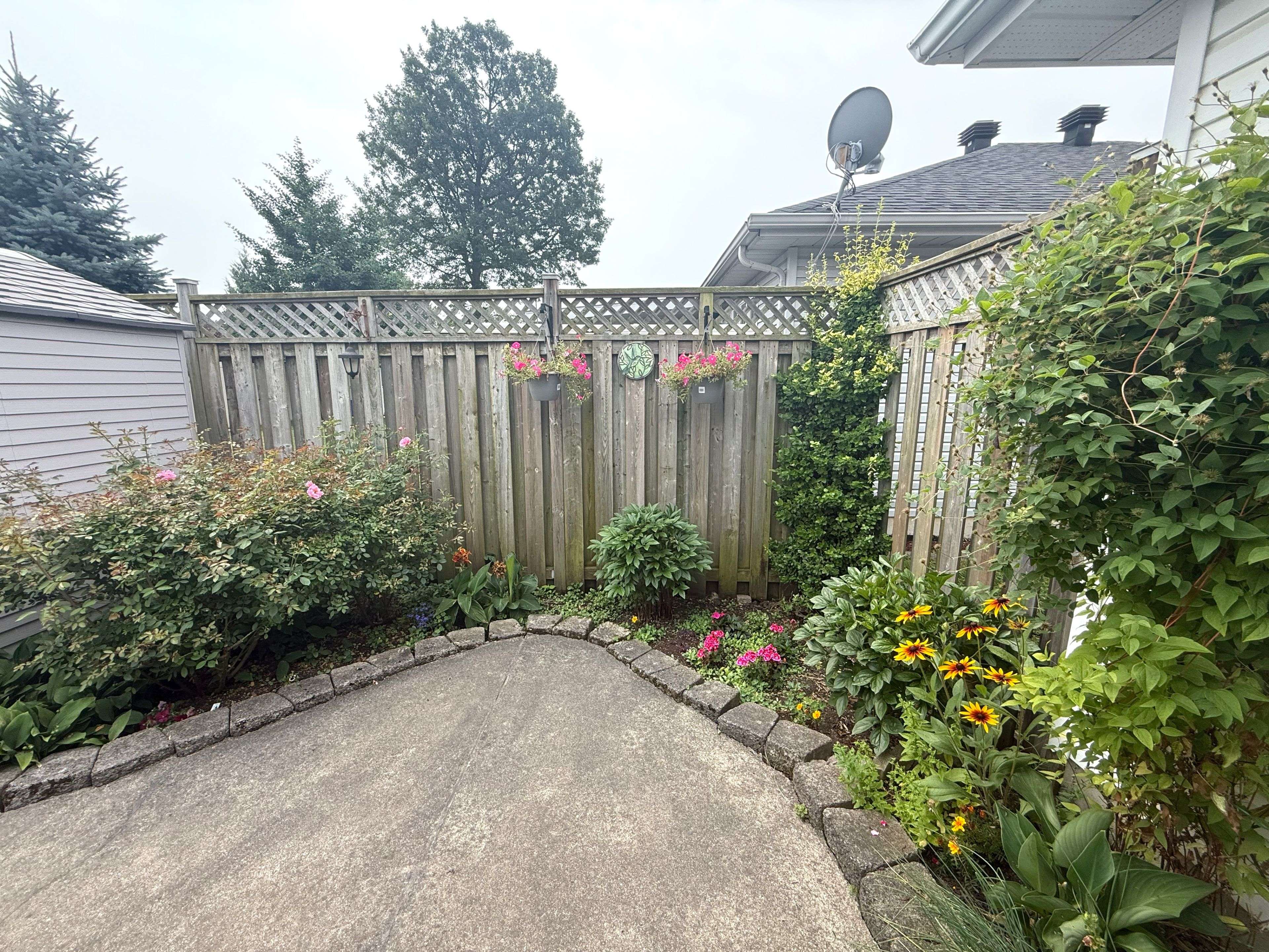 Brockville, ON K6V 6Y2,1299 Cuthbertson AVE
