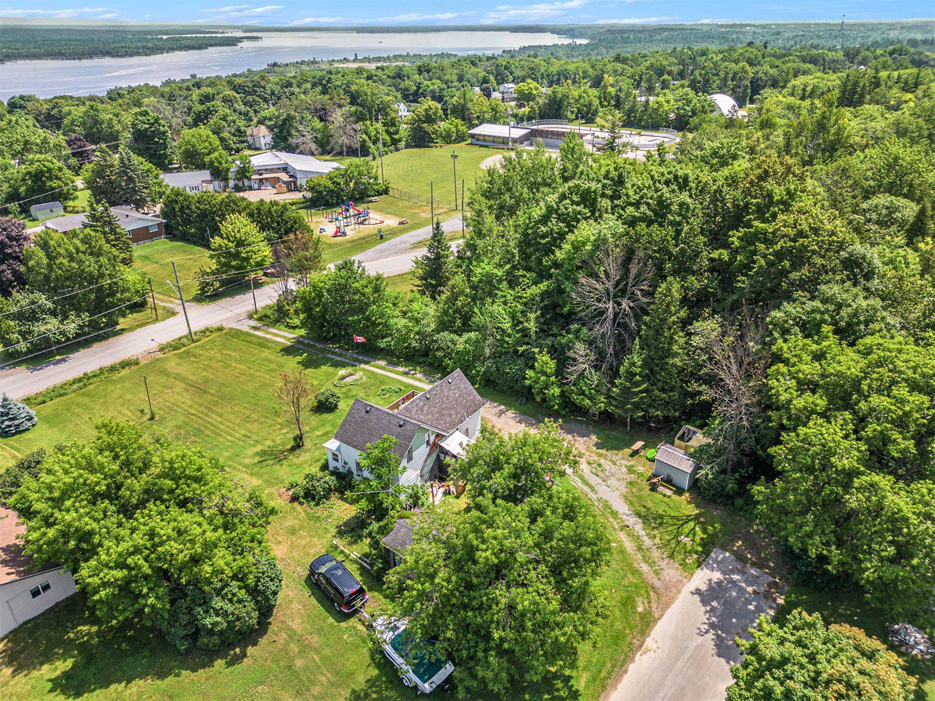 Mcnab/braeside, ON K0A 1G0,145 Sarah ST E