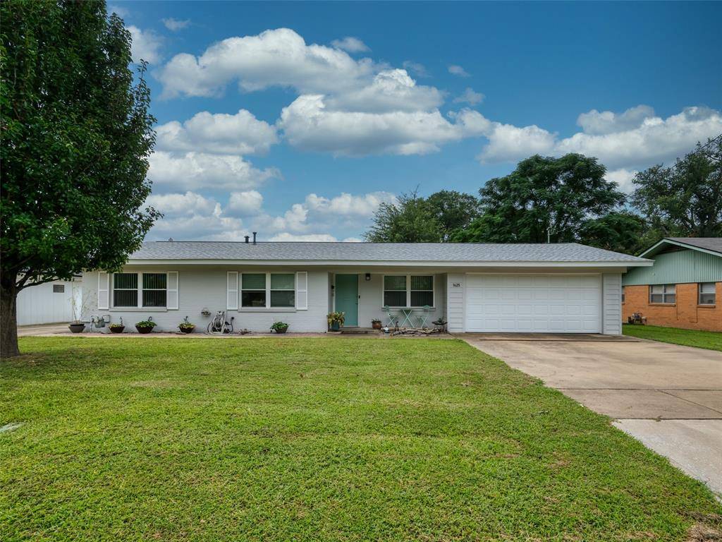 Tyler, TX 75701,1425 Easy Street