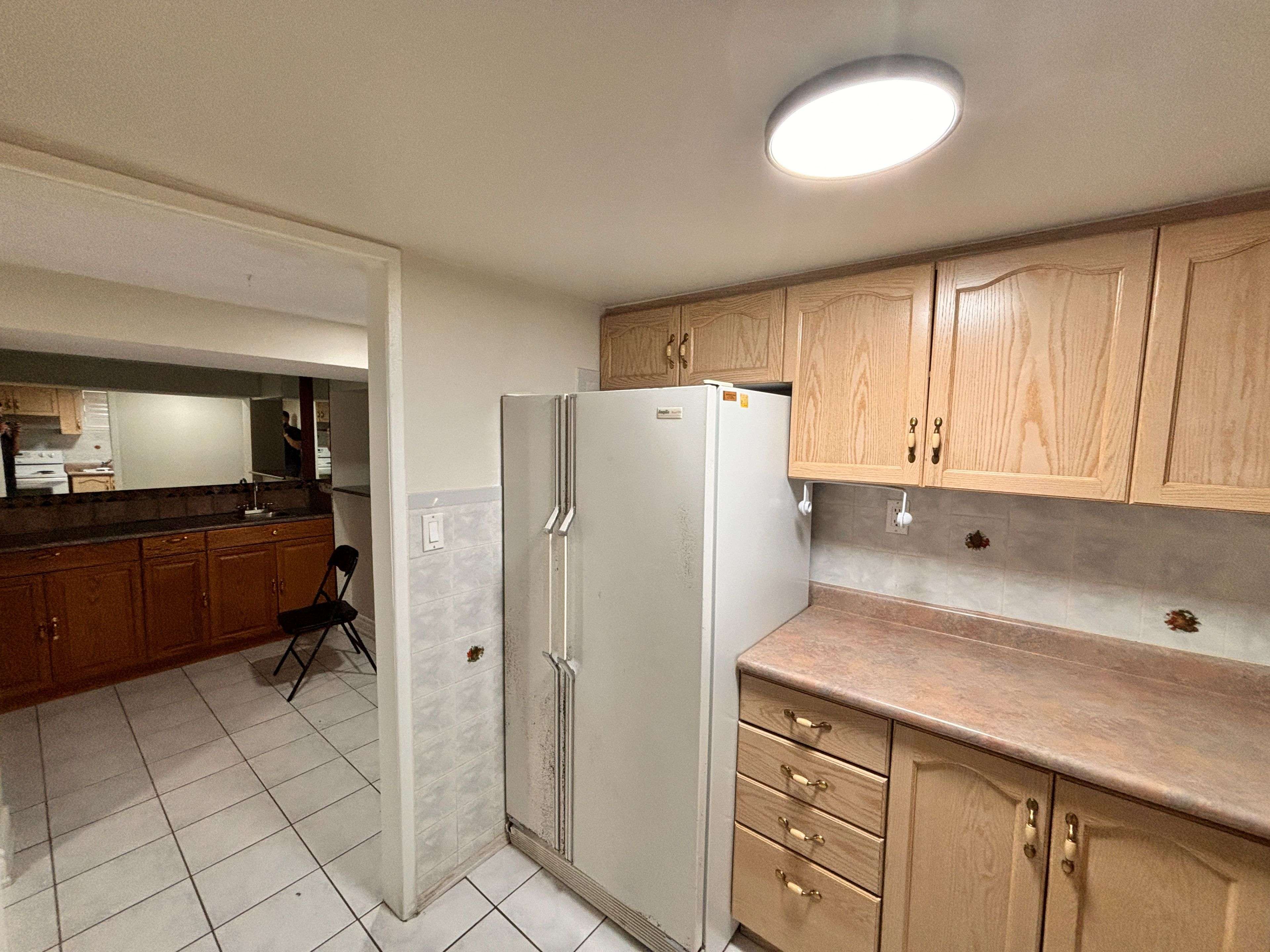 Toronto W10, ON M9W 2A2,122 Redwater DR