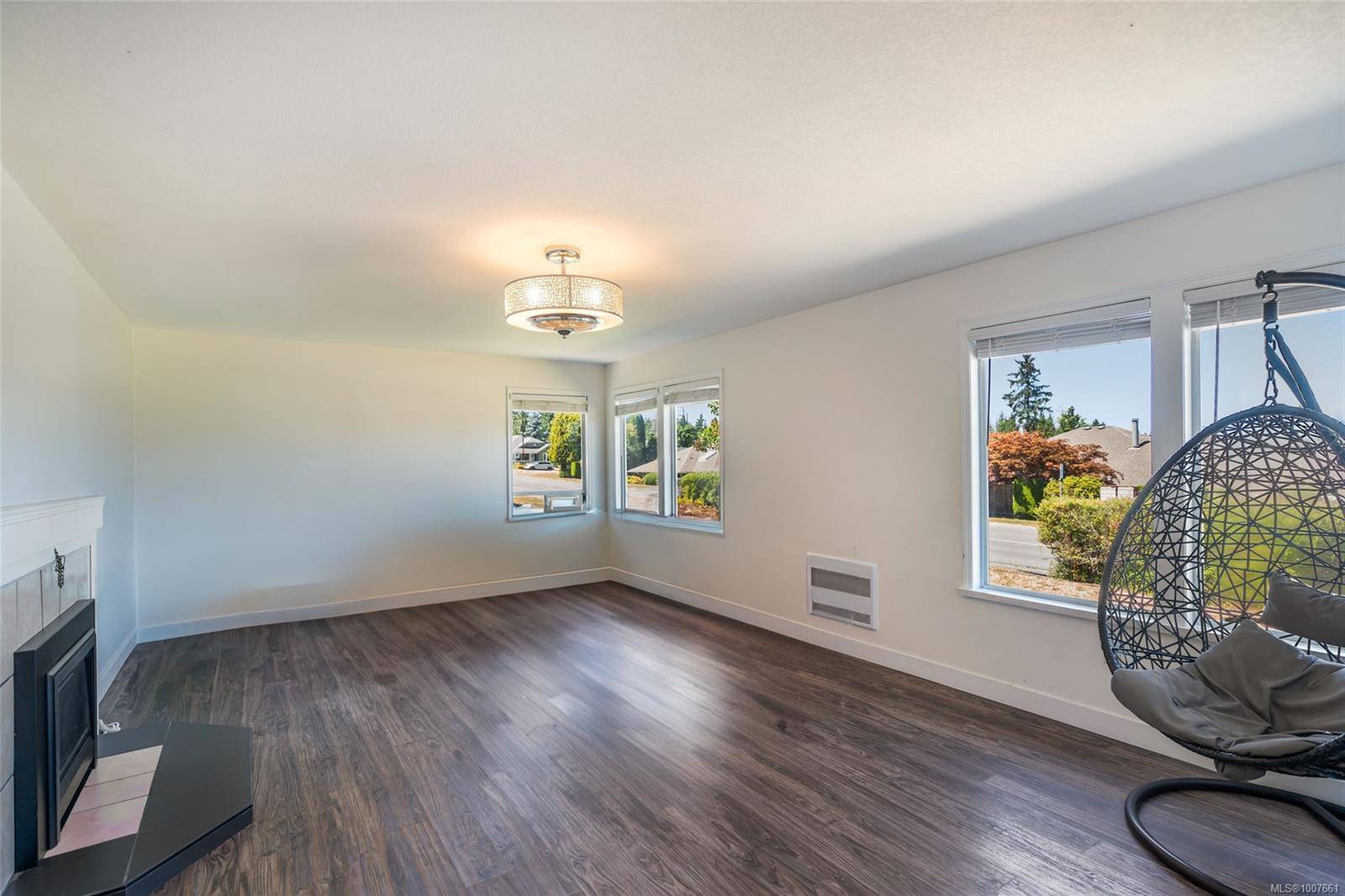 Qualicum Beach, BC V9K 1R9,124 Garden Rd W