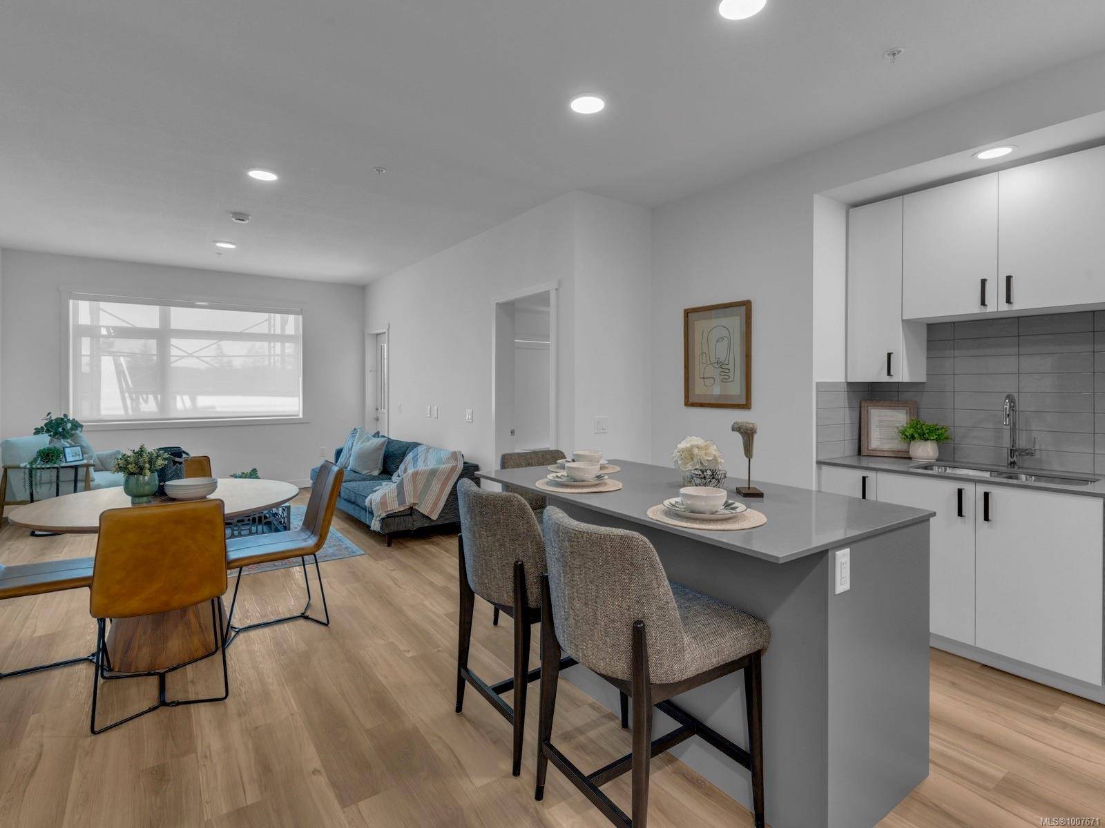 Langford, BC V9B 7A6,2390 City Gate Blvd #324