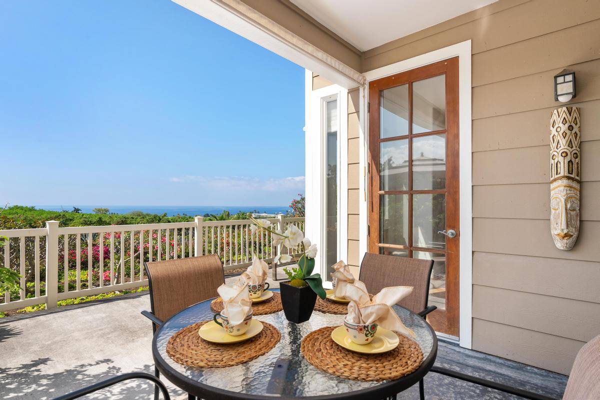 Kailua-kona, HI 96740,75-6060 KUAKINI HWY #G2