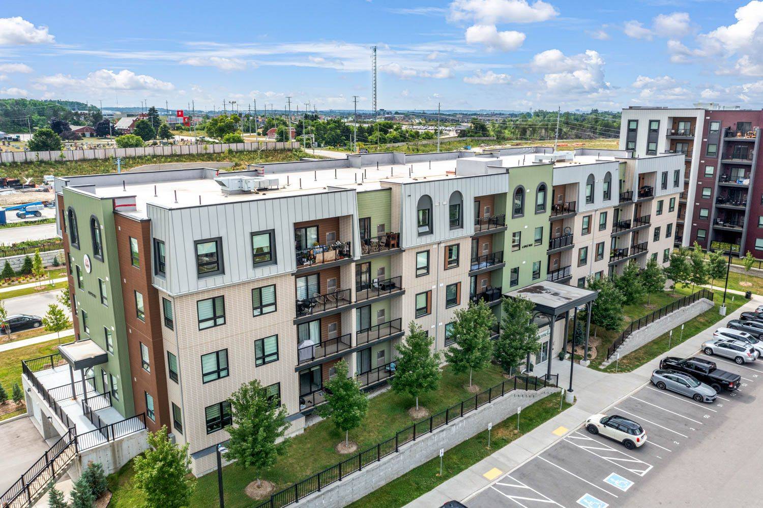 Barrie, ON L9J 0J9,6 Spice WAY #312