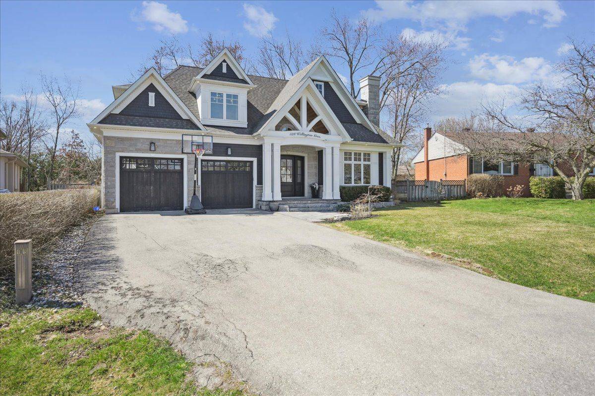 Oakville, ON L6L 4X5,528 Wellington CRES
