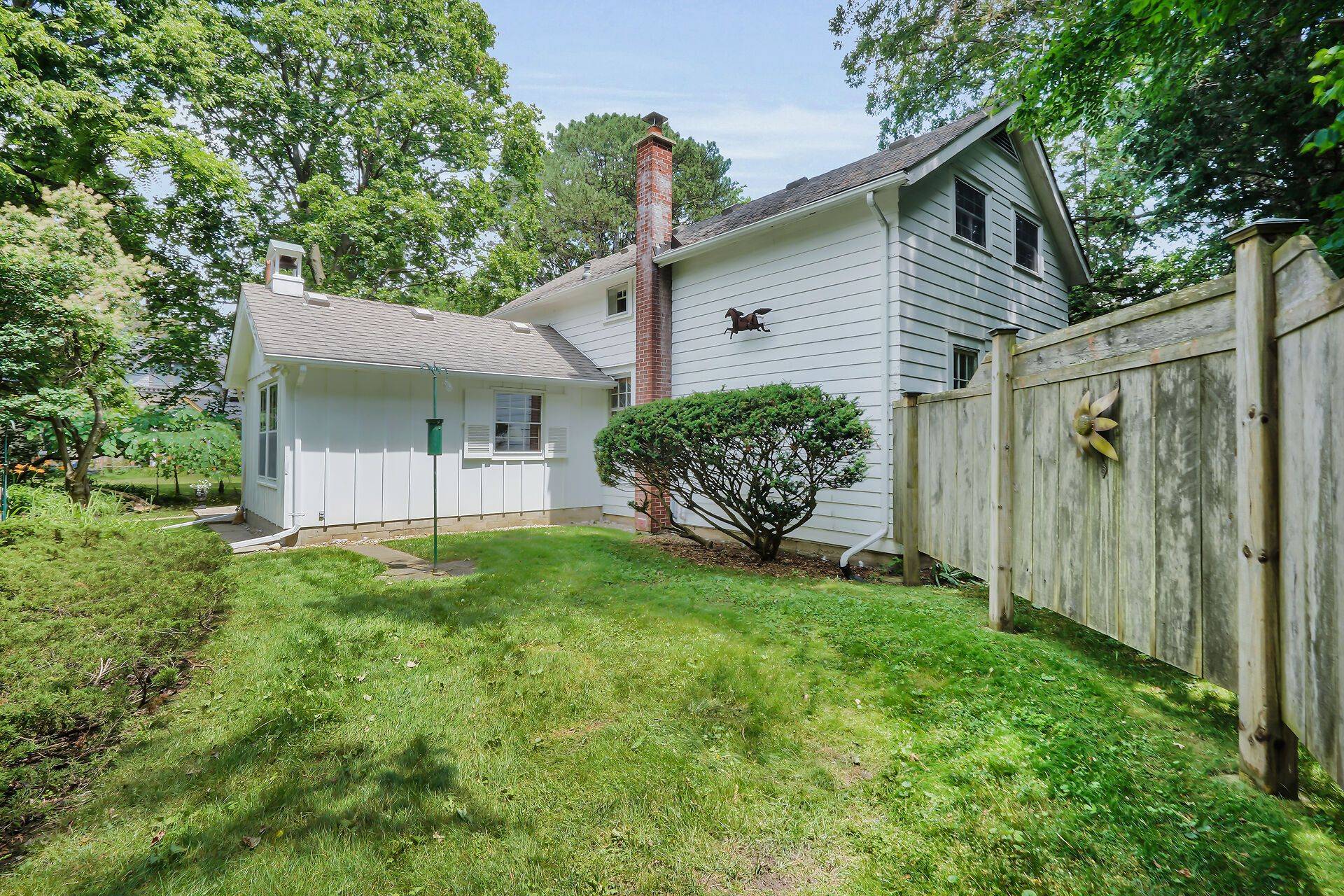 London South, ON N6K 2L3,249 Halls Mill RD
