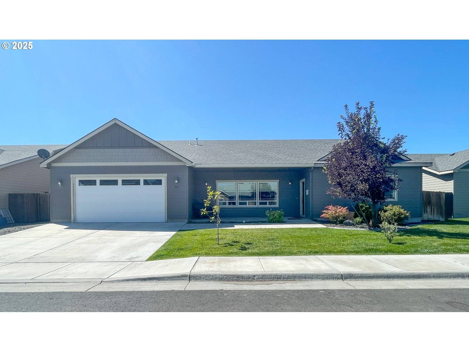 Hermiston, OR 97838,915 SW COYOTE DR