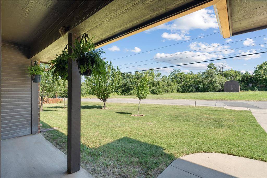 Weatherford, TX 76086,305-B E 8th Street