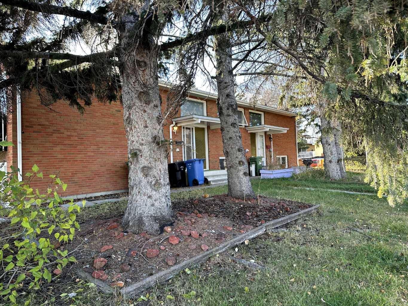 Calgary, AB T3E 3L1,3104 41 ST SW