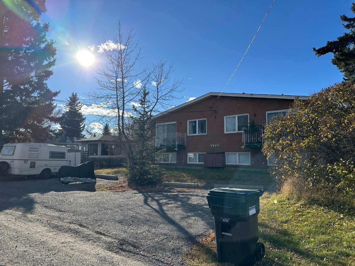 Calgary, AB T3E 3L1,3104 41 ST SW