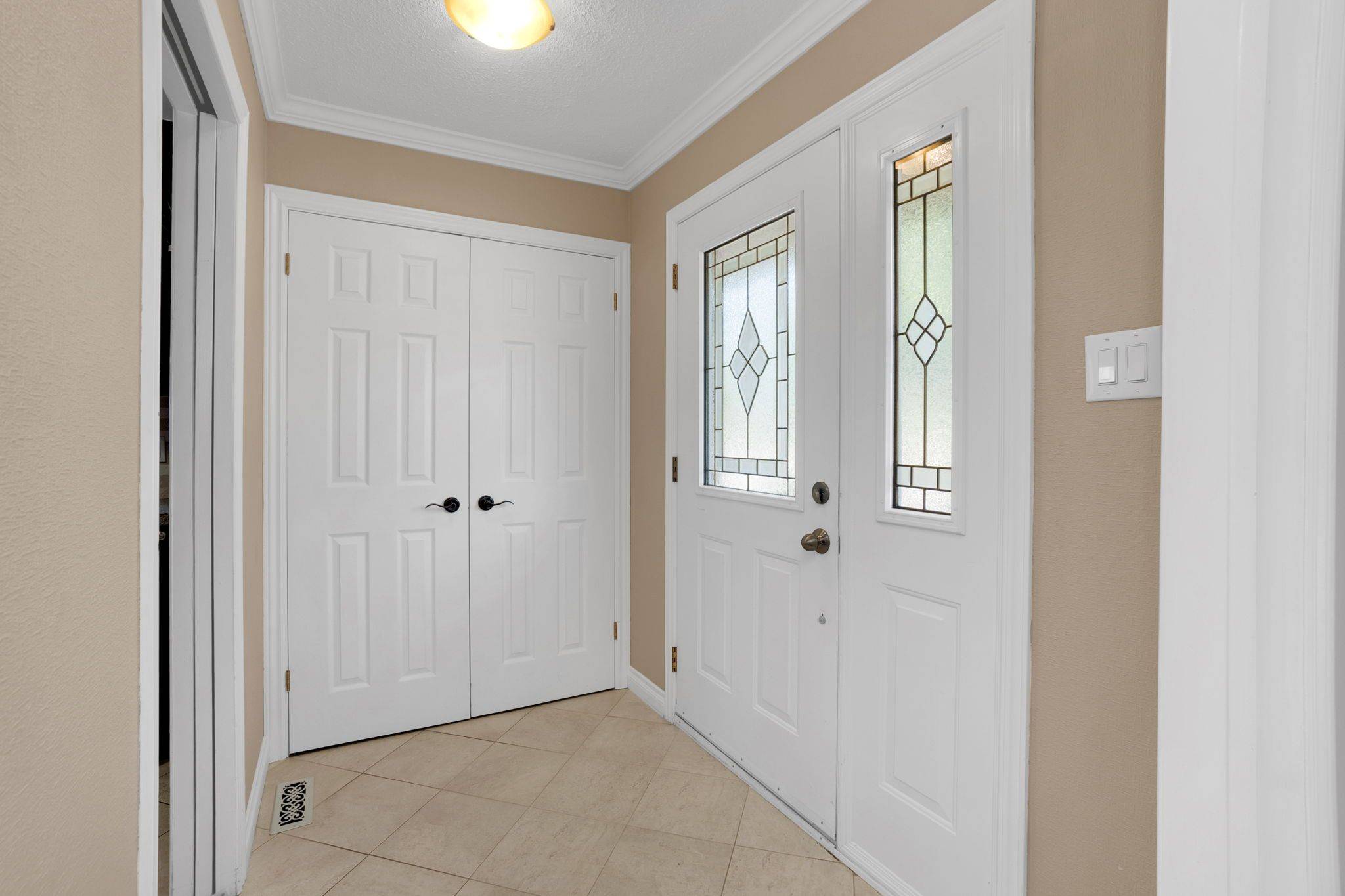 Caledon, ON L7E 2A2,273 Newlove DR
